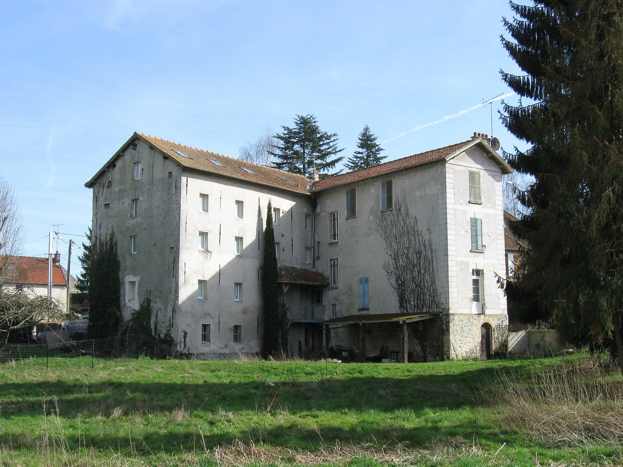 Photo showing: Ancien moulin à eau, la Ramée.  (commune de Douy-la-Ramée, Seine et Marne, région Île-de-France).