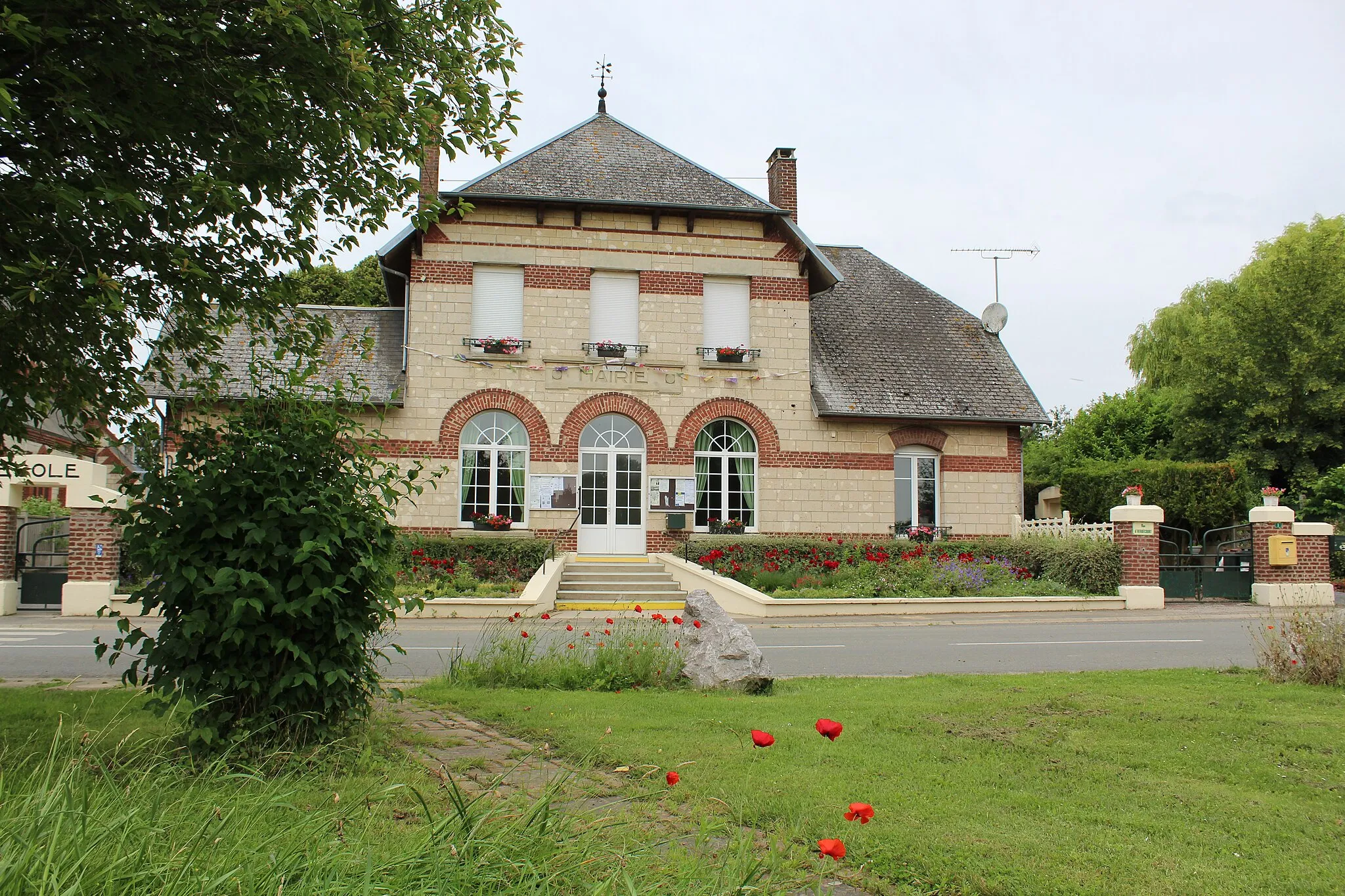 Photo showing: La mairie d'Assevillers