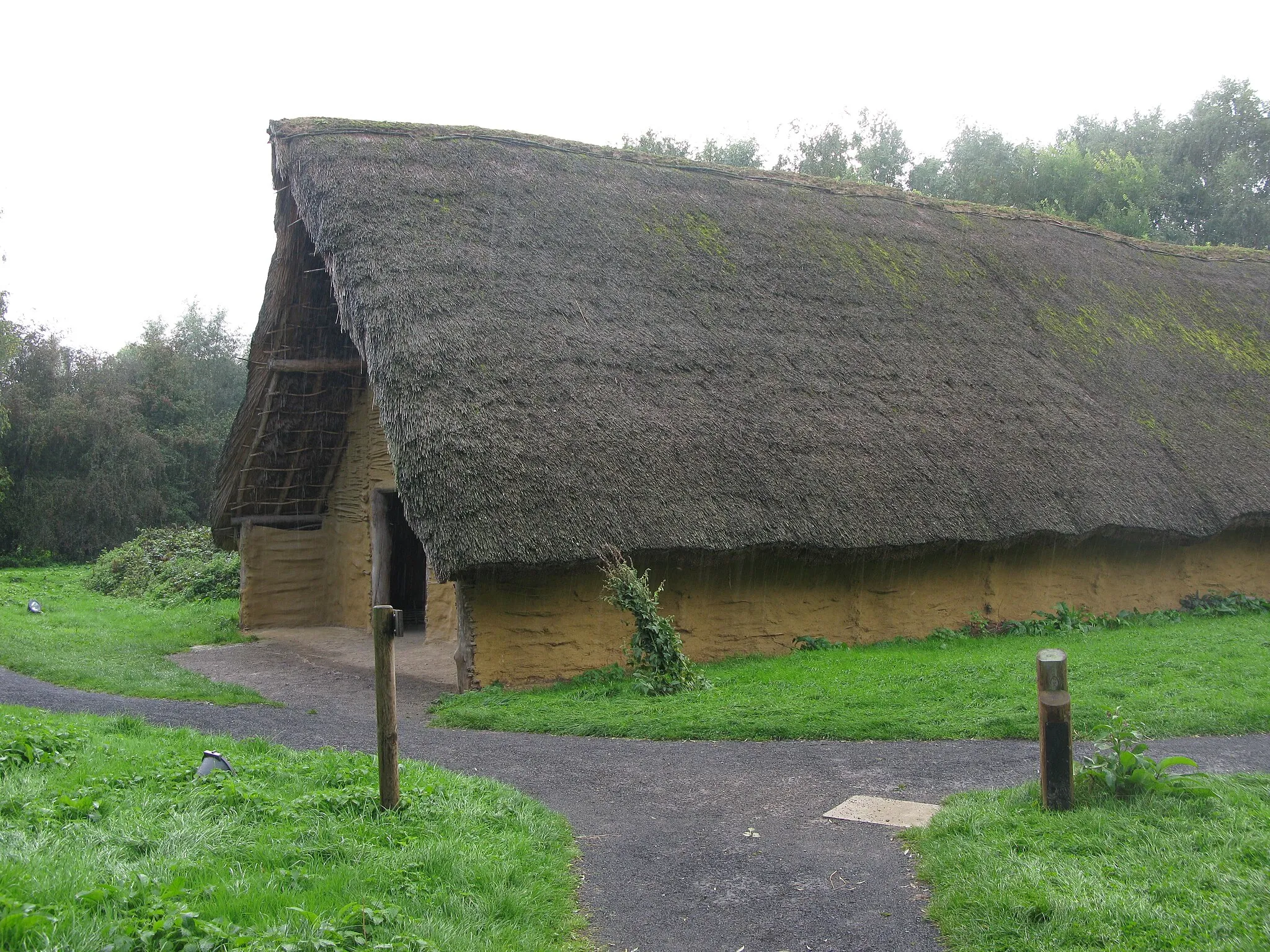 Photo showing: Parc archéologique Asnapio à Villeneuve d'Ascq. Maison néolithique.