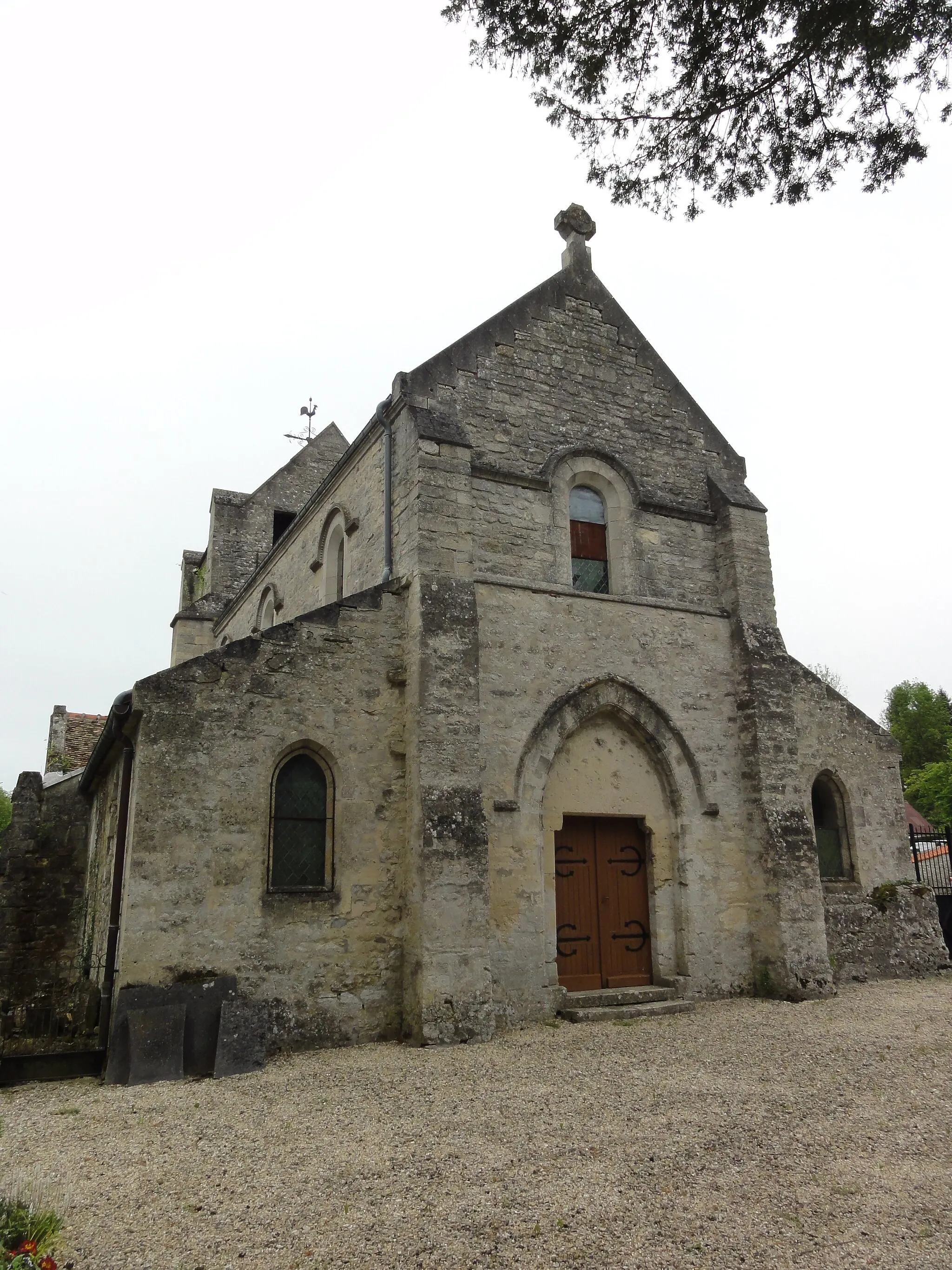 Photo showing: Ployart-et-Vaurseine (Aisne) église de Ployart