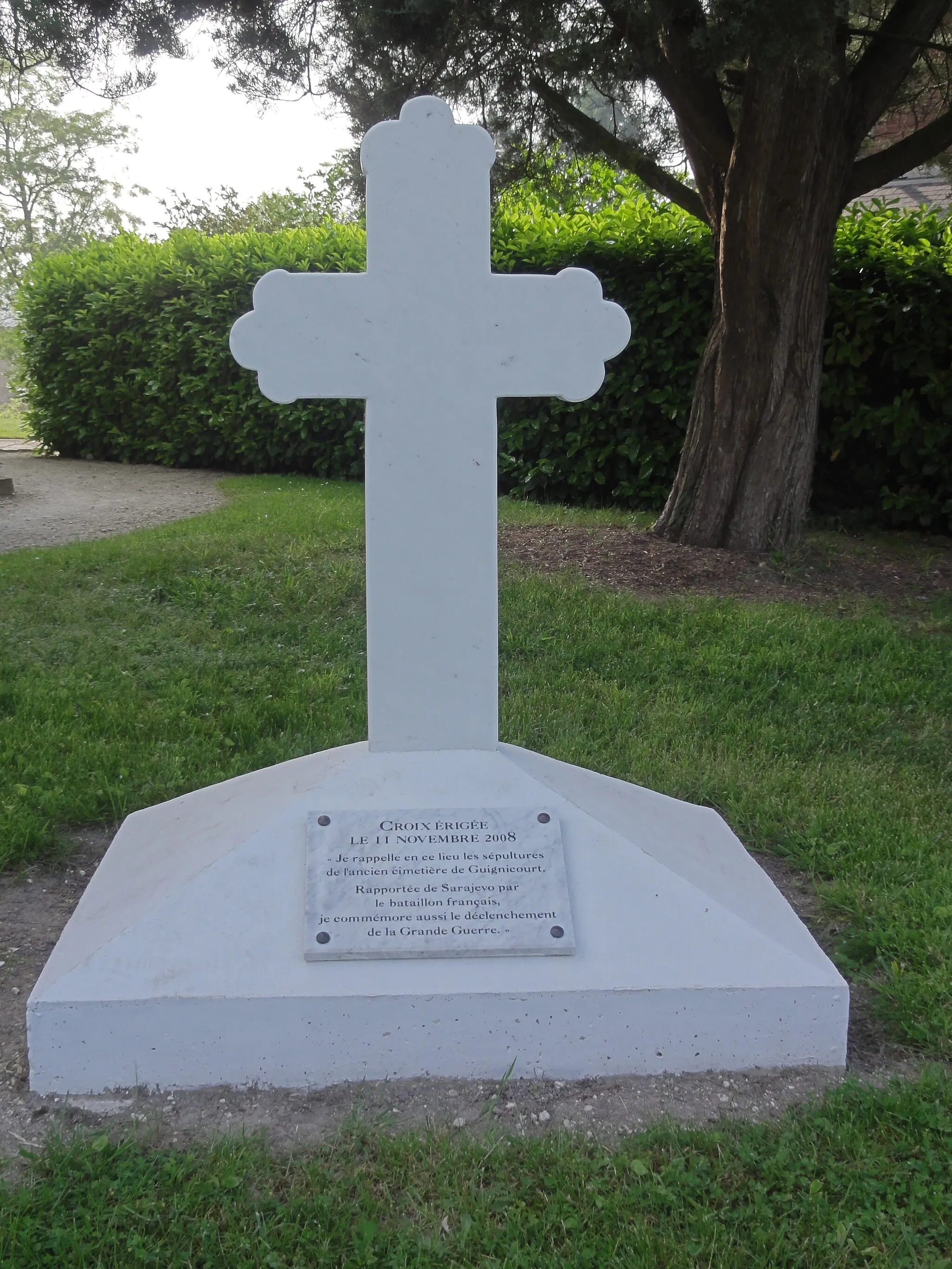Photo showing: Guignicourt (Aisne) Croix, memorial de l'ancien cimetière
