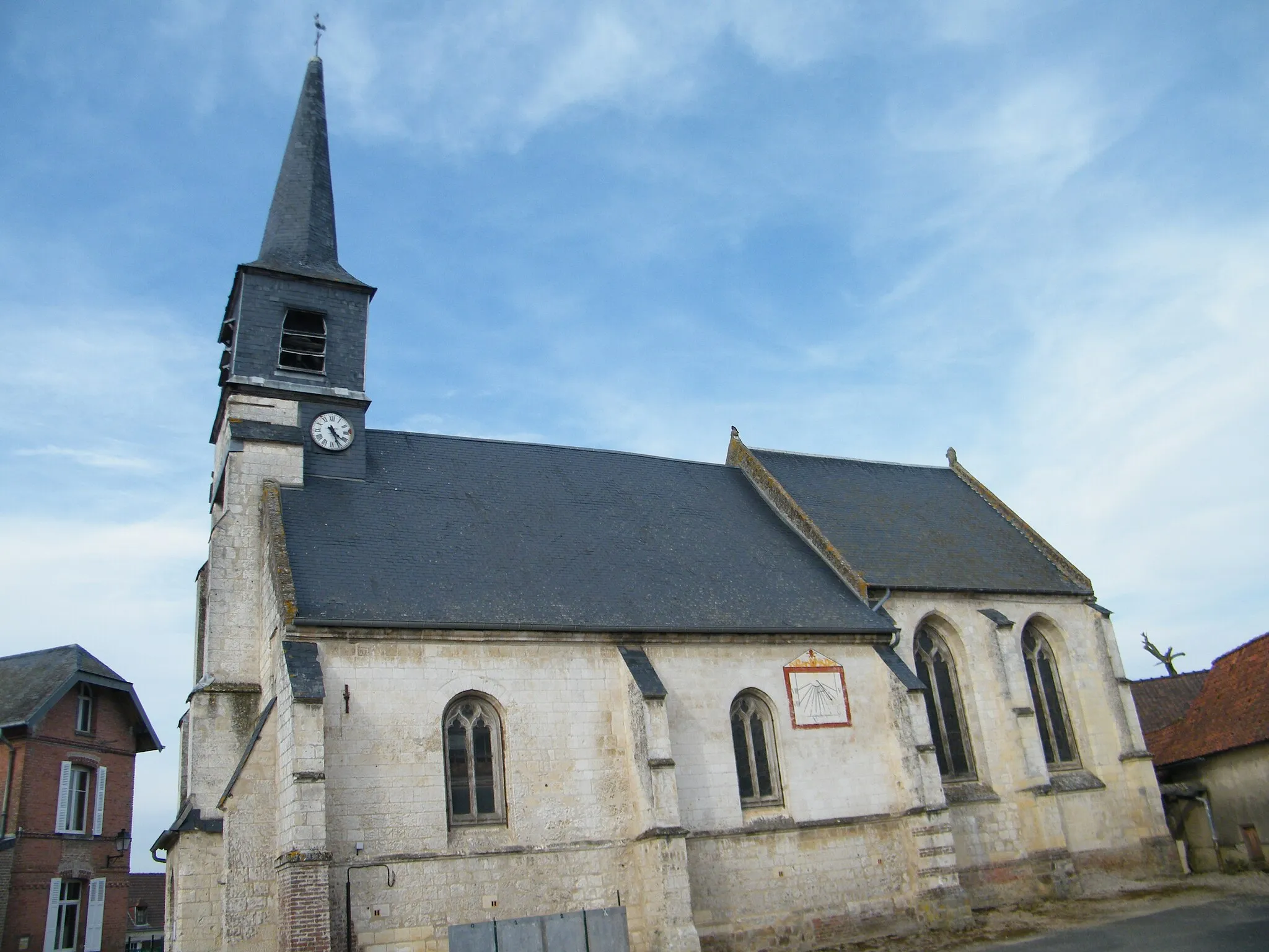 Photo showing: L'église Saint-Martin de Bellancourt avec son cadran solaire.