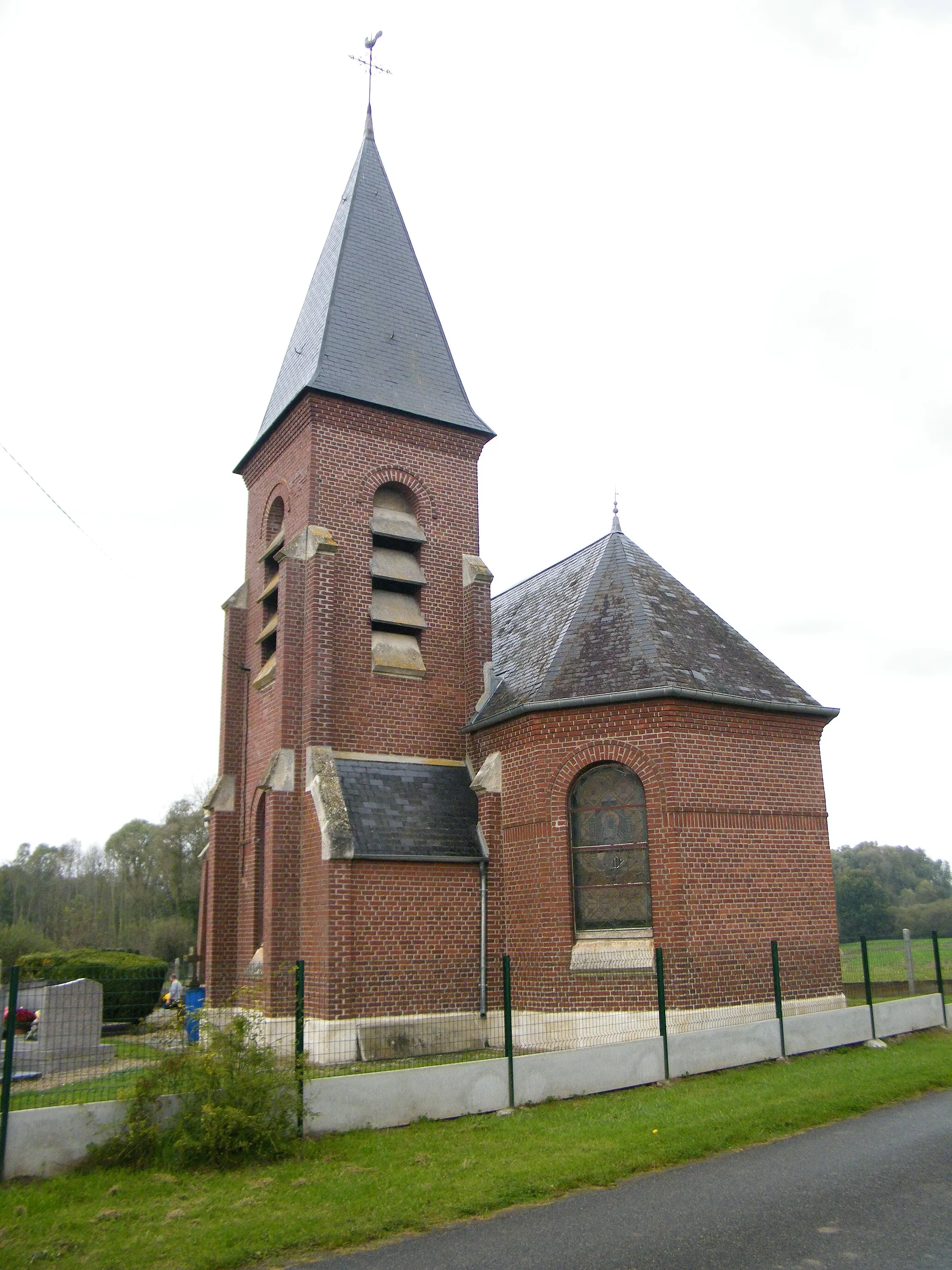 Photo showing: Le chevet de l'église.