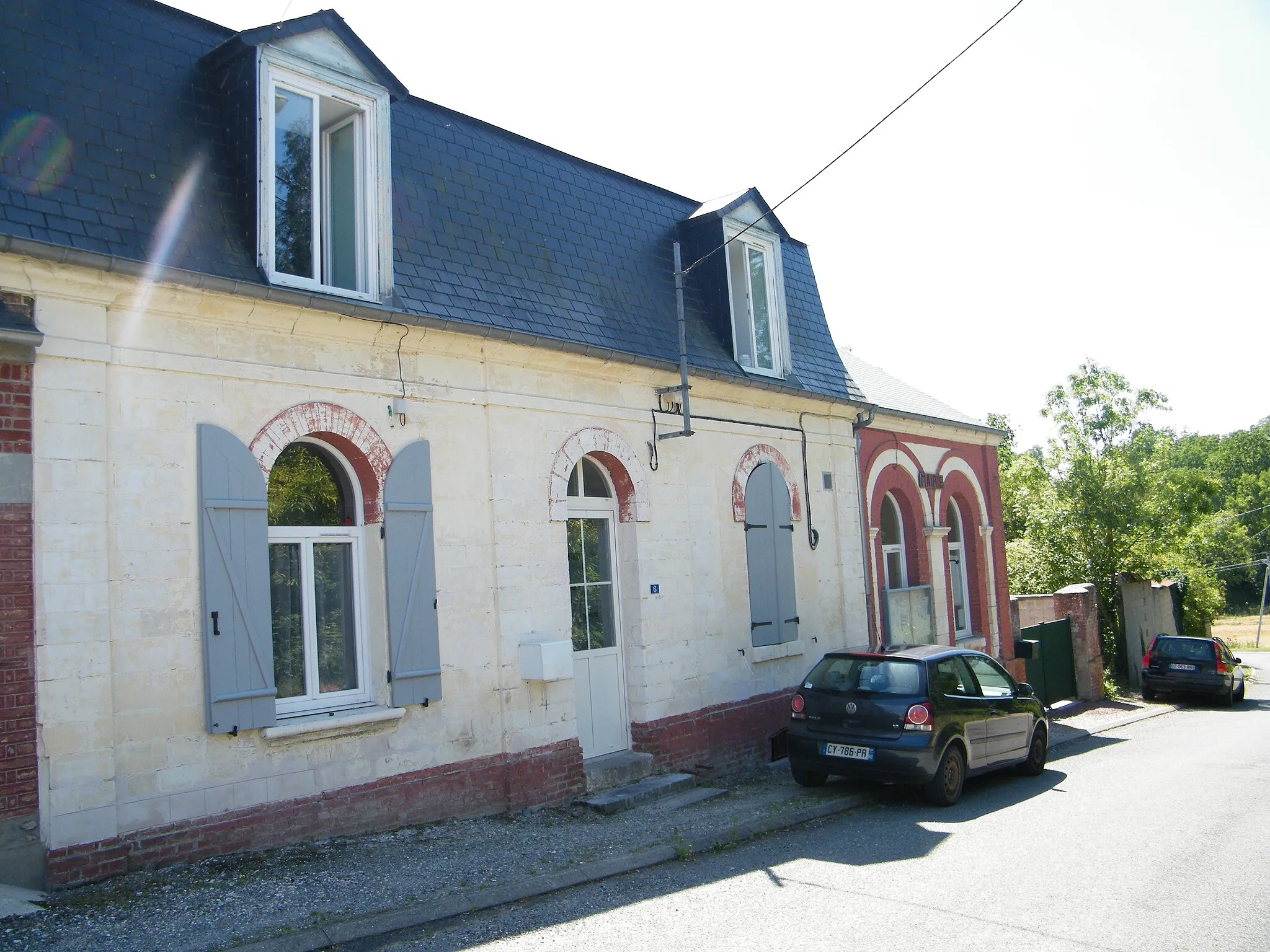 Photo showing: Mouflers, Somme, mairie-ancienne école.