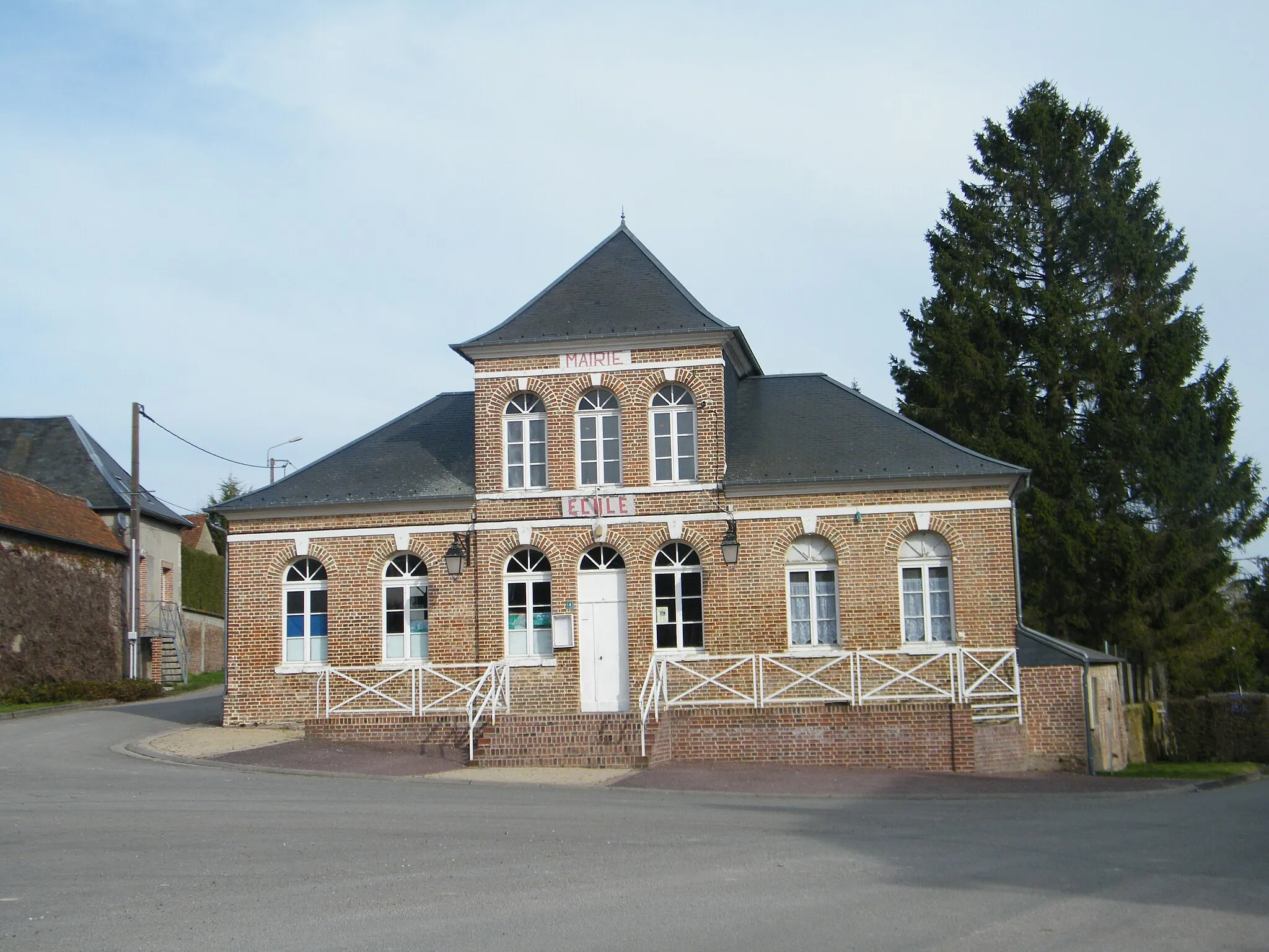 Photo showing: La mairie-école de Villers-sous-Ailly, Somme, France.