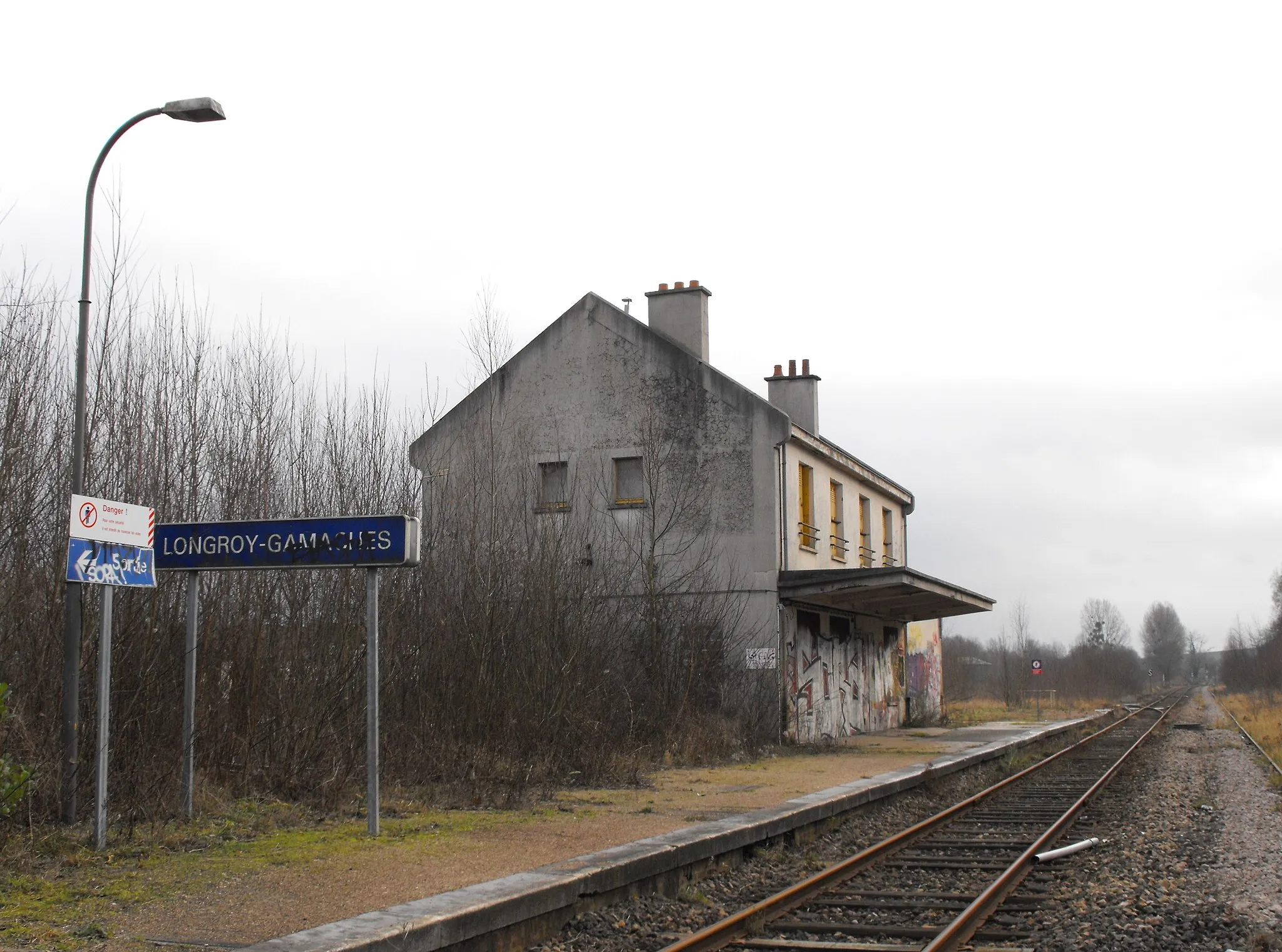 Photo showing: Le bâtiment voyageurs de la gare de Longroy-Gamaches