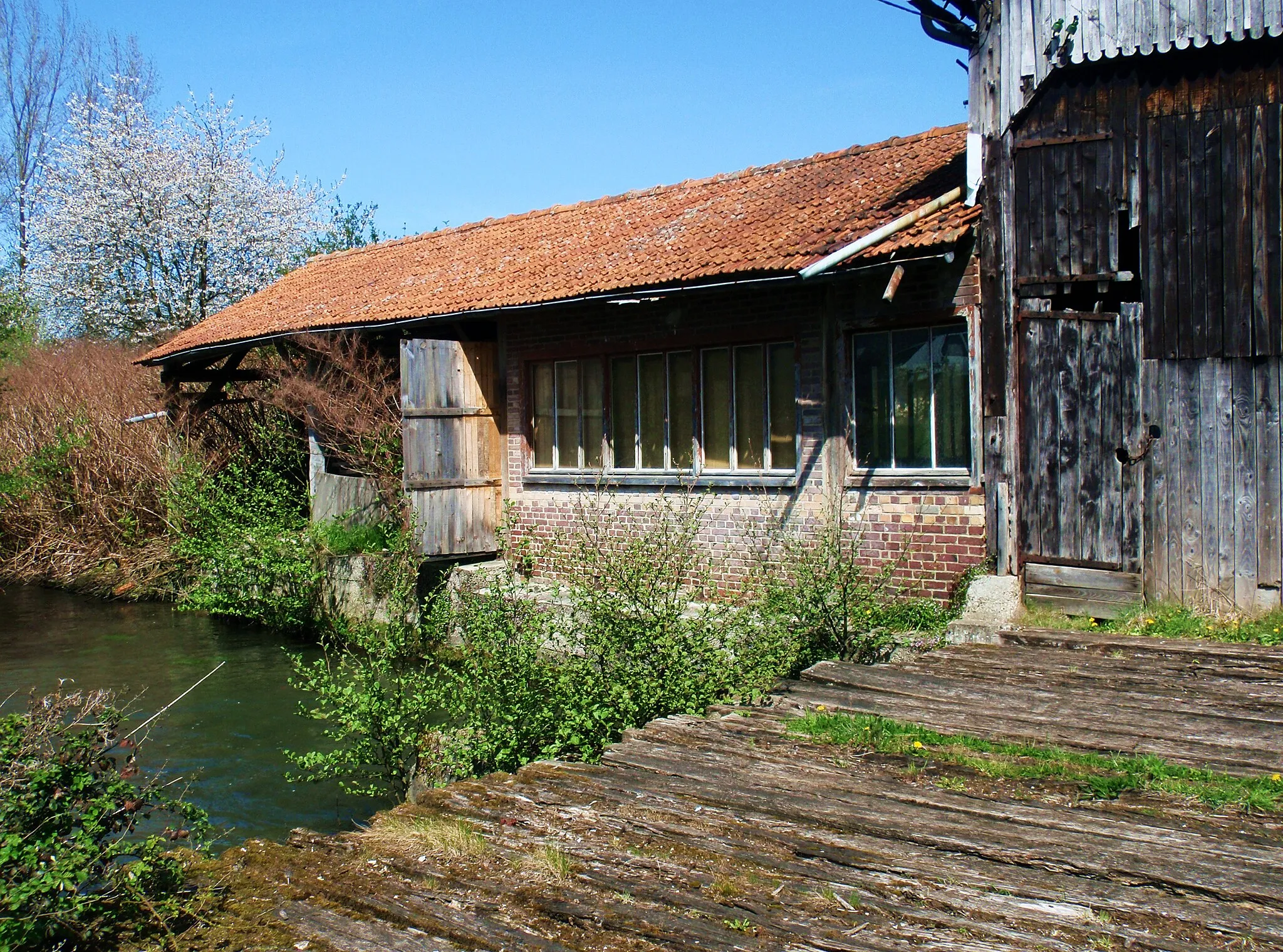 Photo showing: Monchaux-Soreng (Seine-Maritime, France).

Ancienne usine.