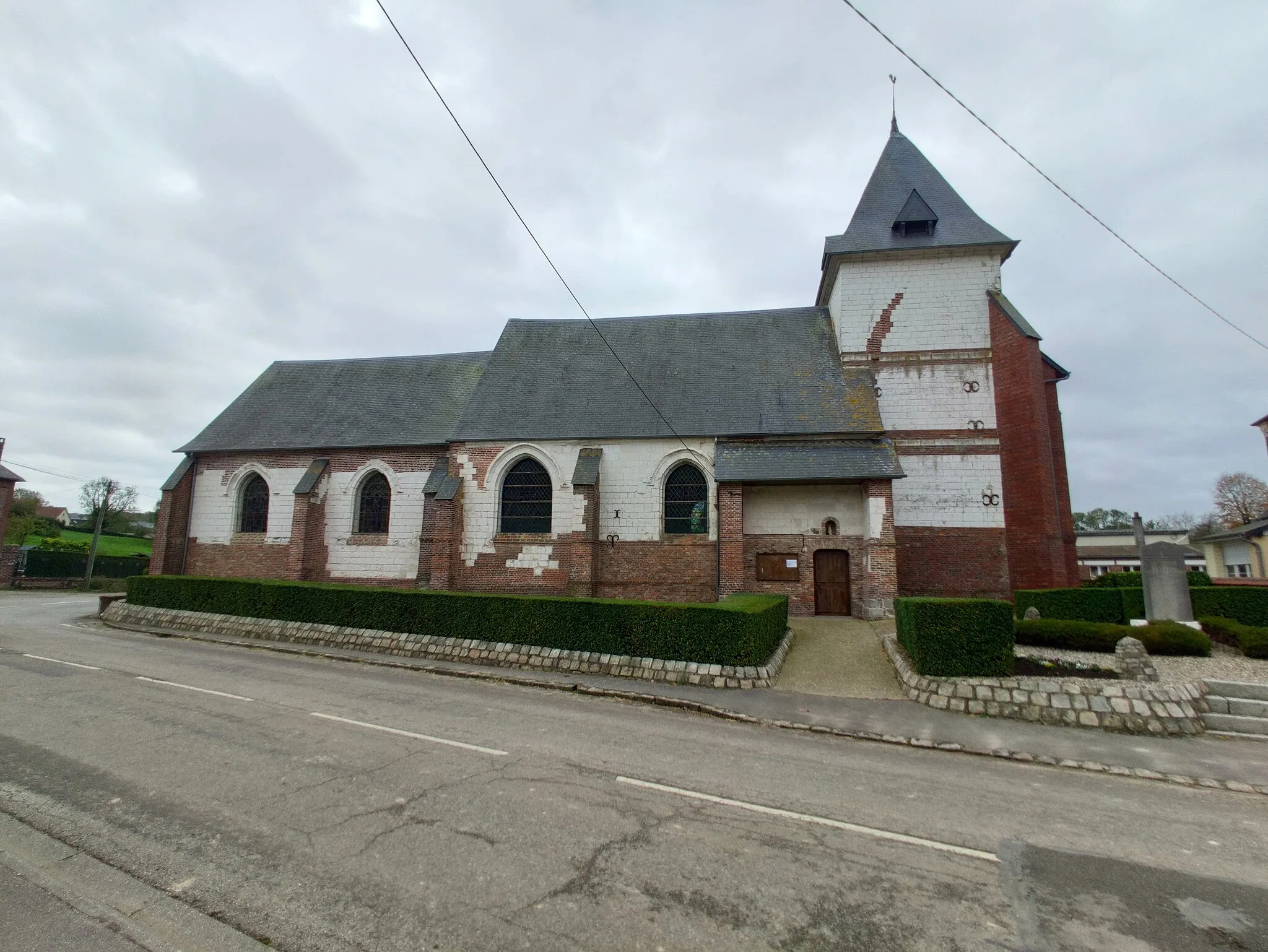 Photo showing: Rétonval : L'église Saint-Laurent