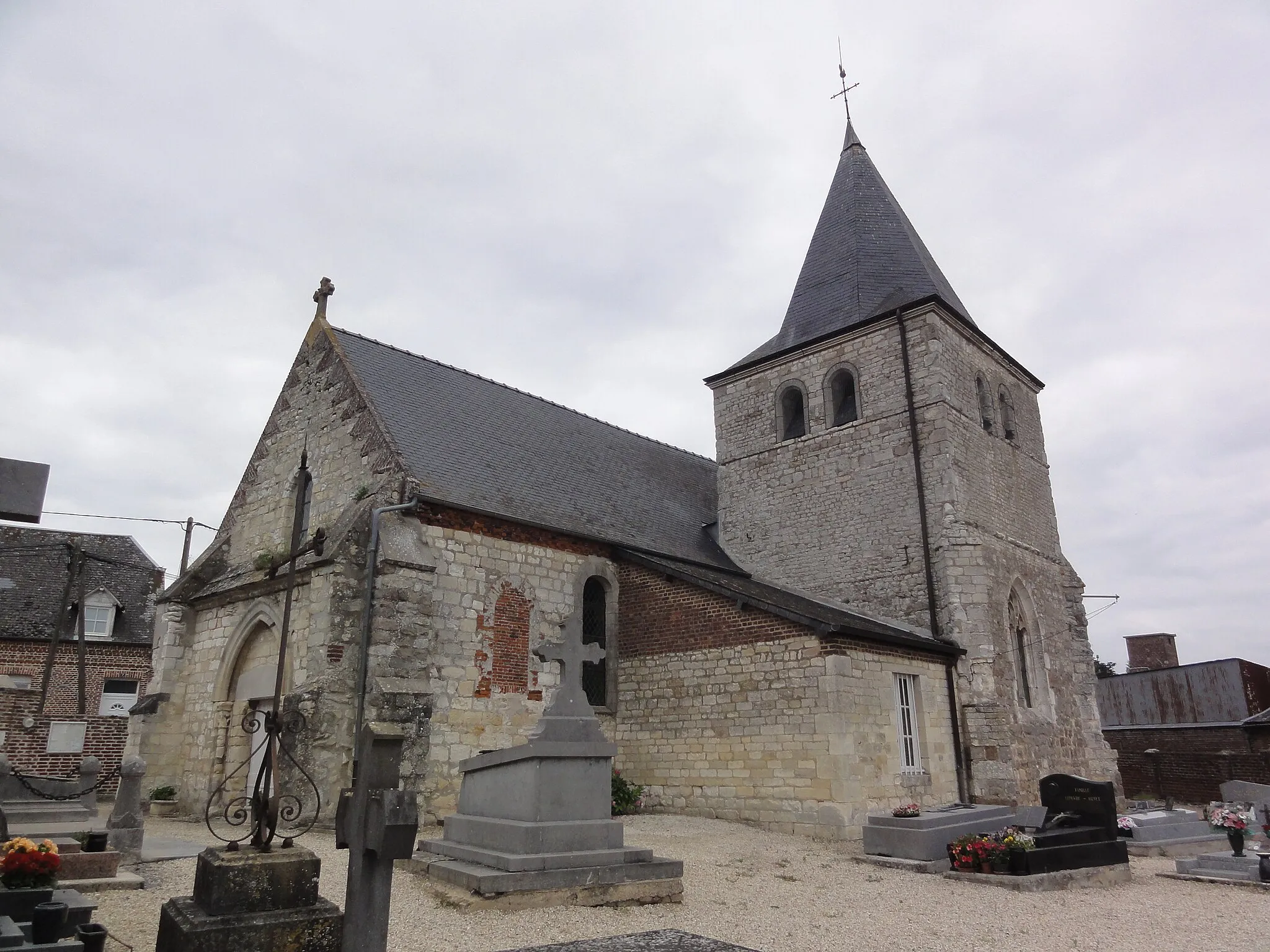 Photo showing: Toulis-et-Attencourt (Aisne) église