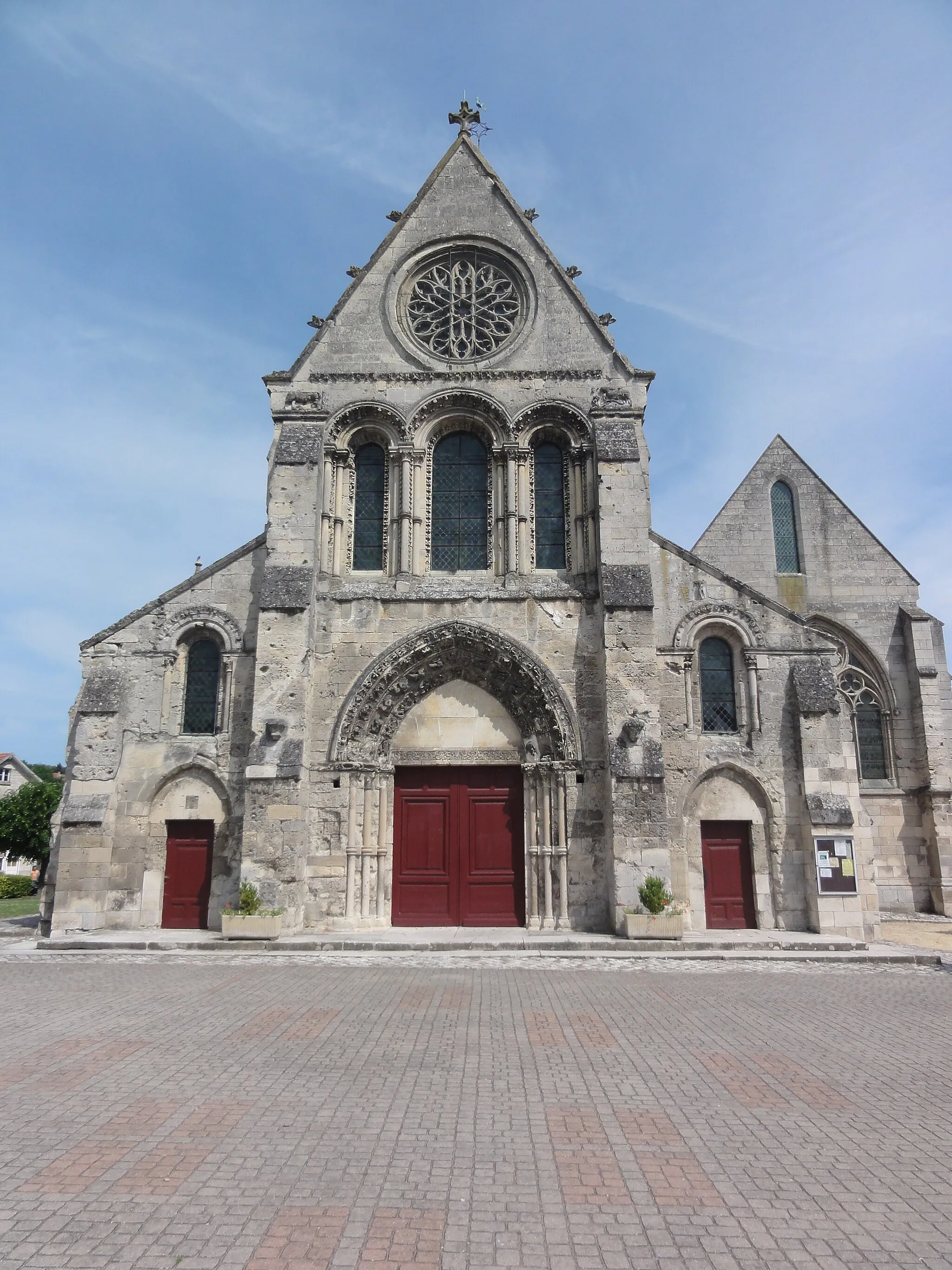 Photo showing: Église Notre-Dame de Vailly-sur-Aisne, façade