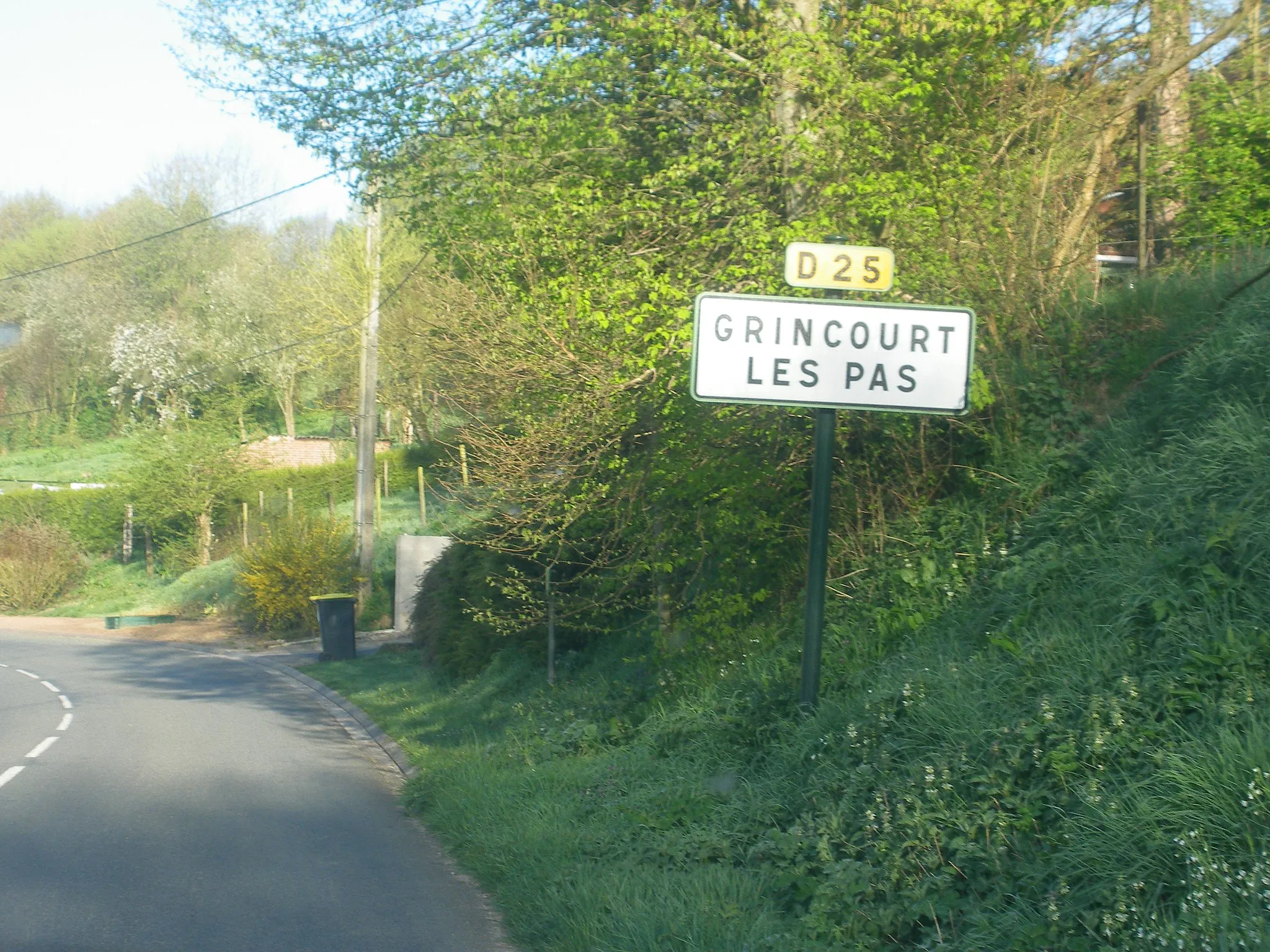 Photo showing: Panneau d'entrée de la commune de Grincourt-lès-Pas.