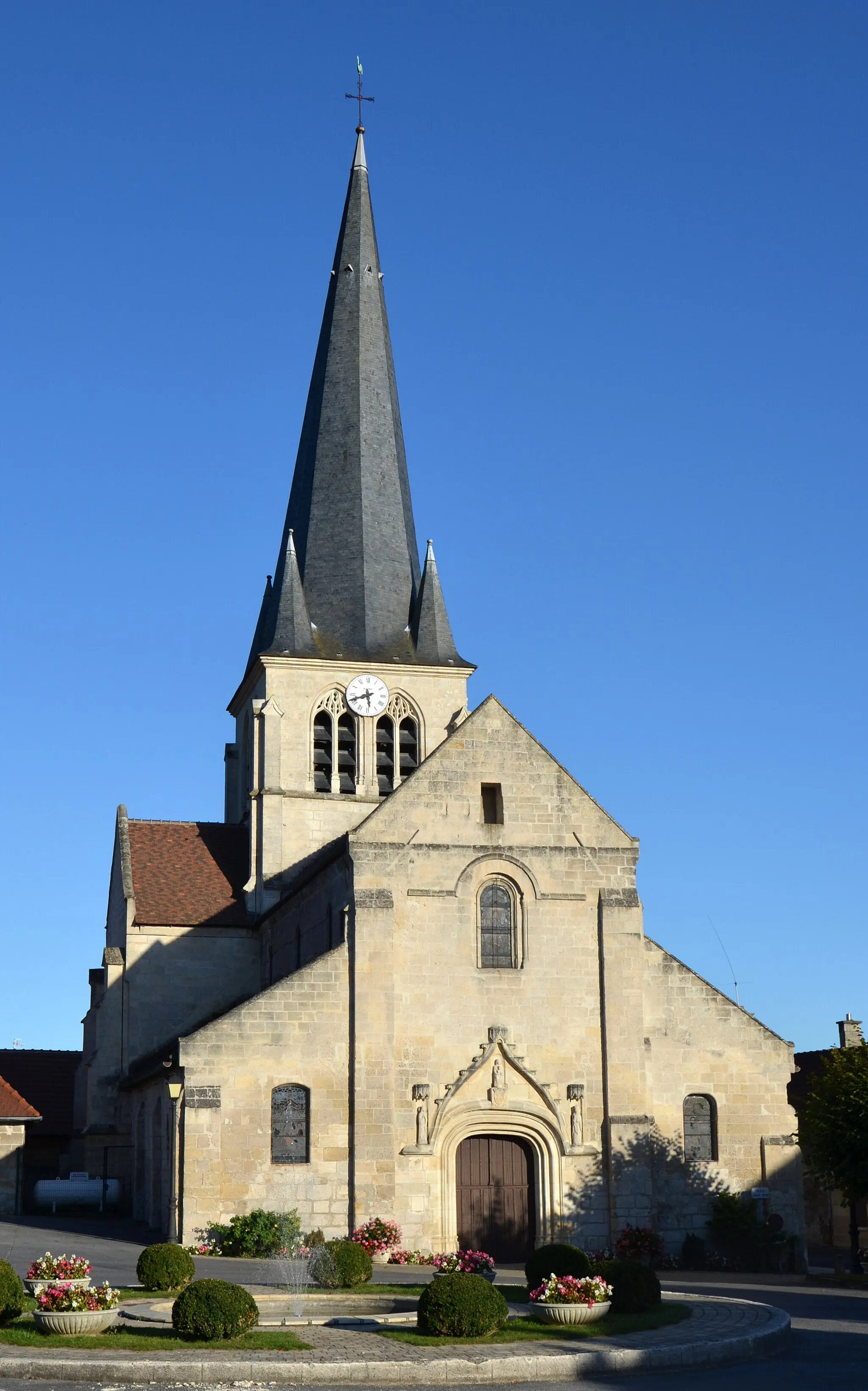 Photo showing: This building is classé au titre des monuments historiques de la France. It is indexed in the base Mérimée, a database of architectural heritage maintained by the French Ministry of Culture, under the reference PA00114522 .