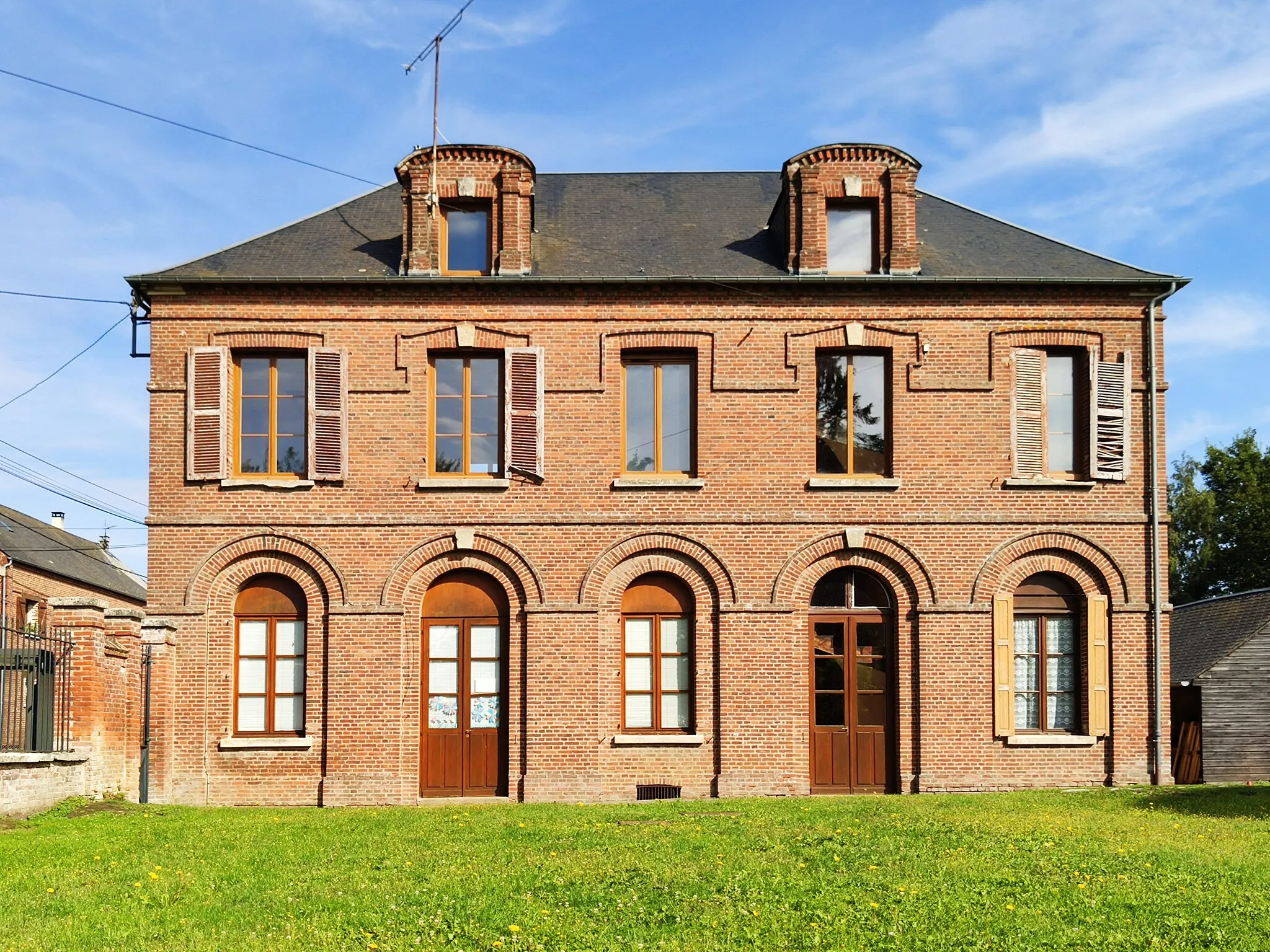 Photo showing: Brombos : Mairie-école