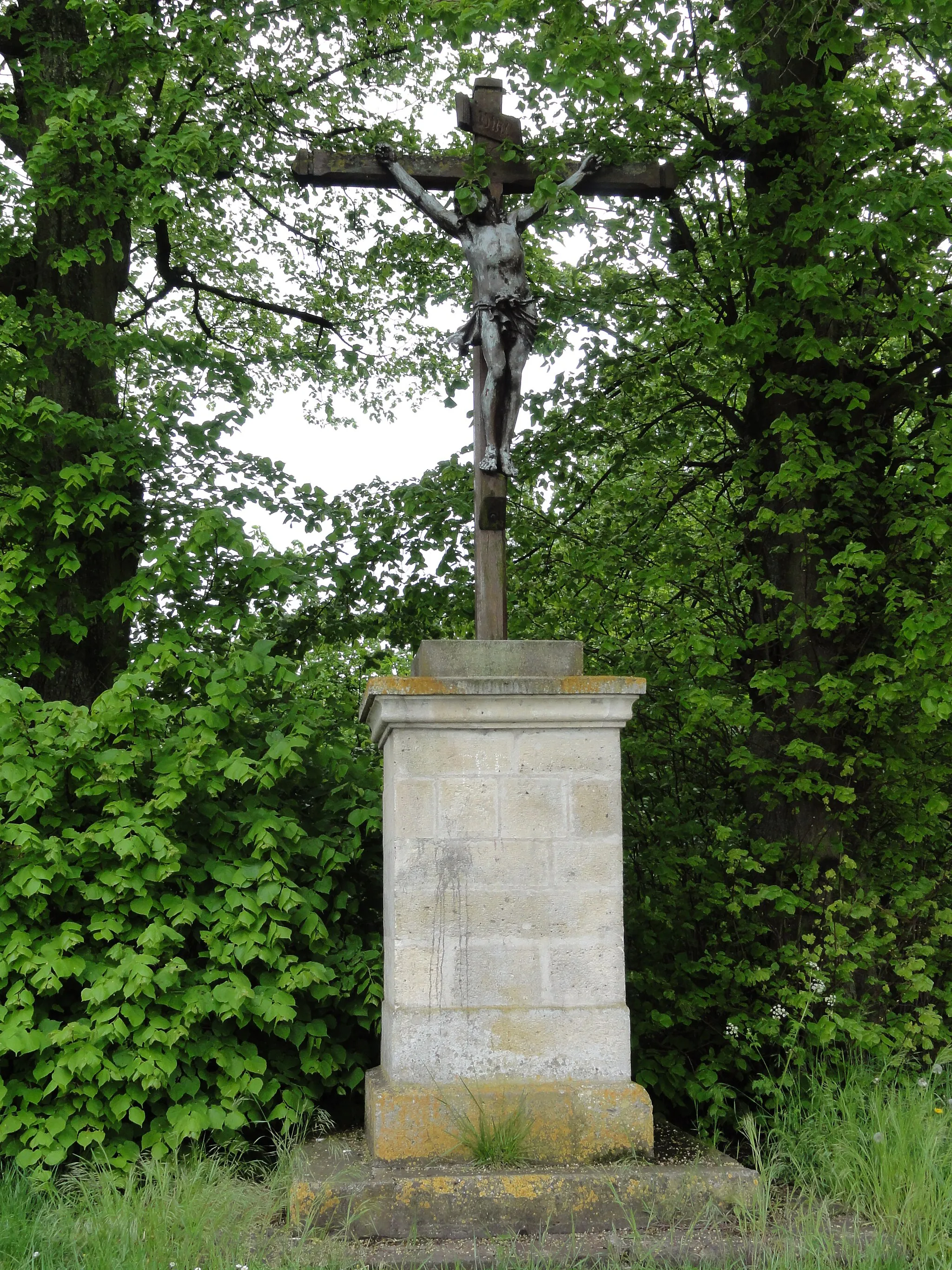 Photo showing: Crépy (Aisne) croix de chemin