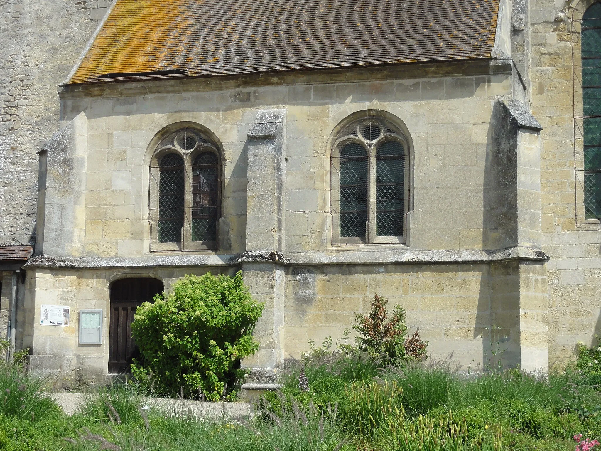 Photo showing: Église Saint-Gildard de Longuesse (voir titre).