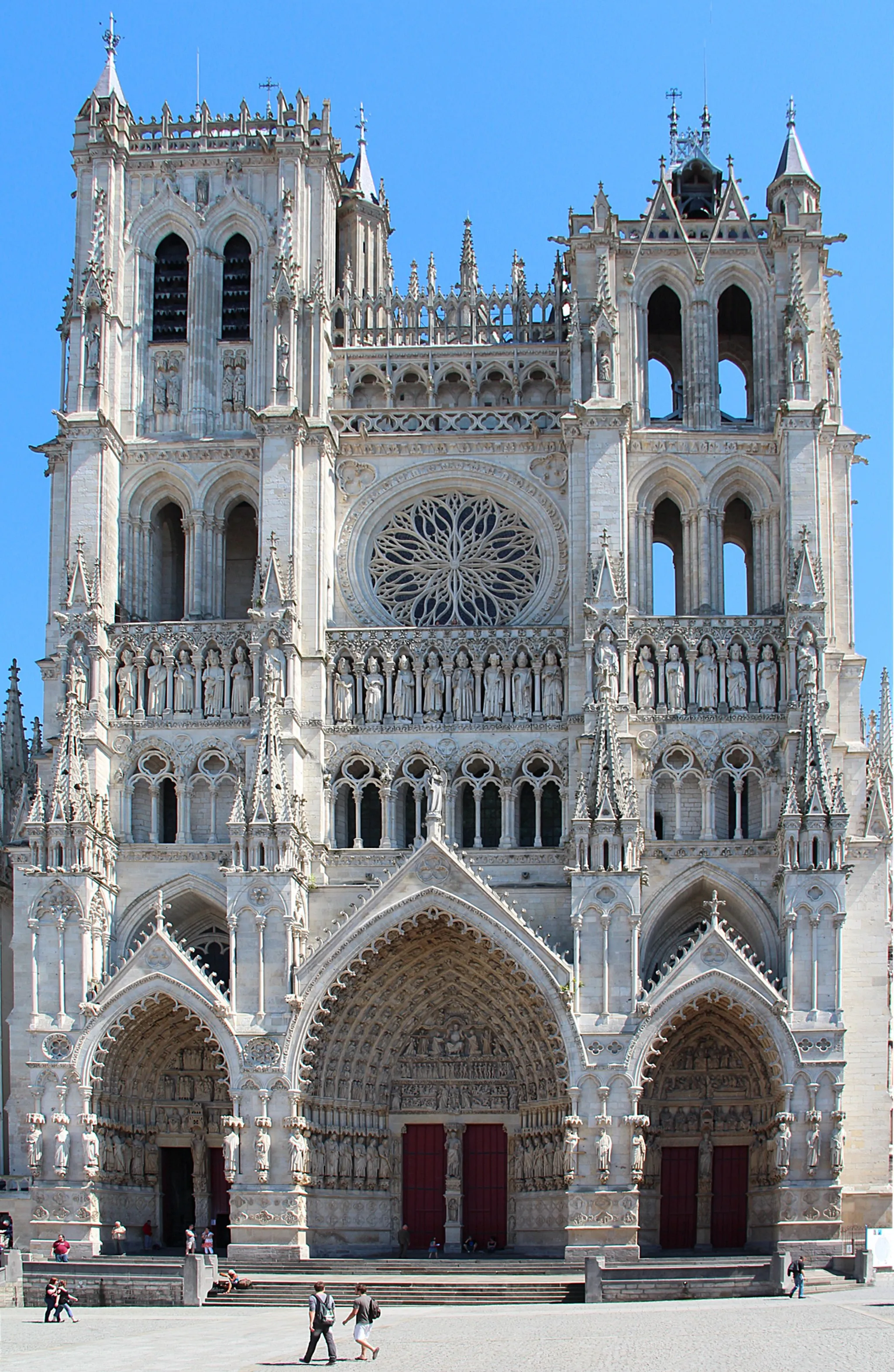 Photo showing: Amiens (Somme - France), facade of the Cathedral of Our Lady of Amiens (1220-1269).