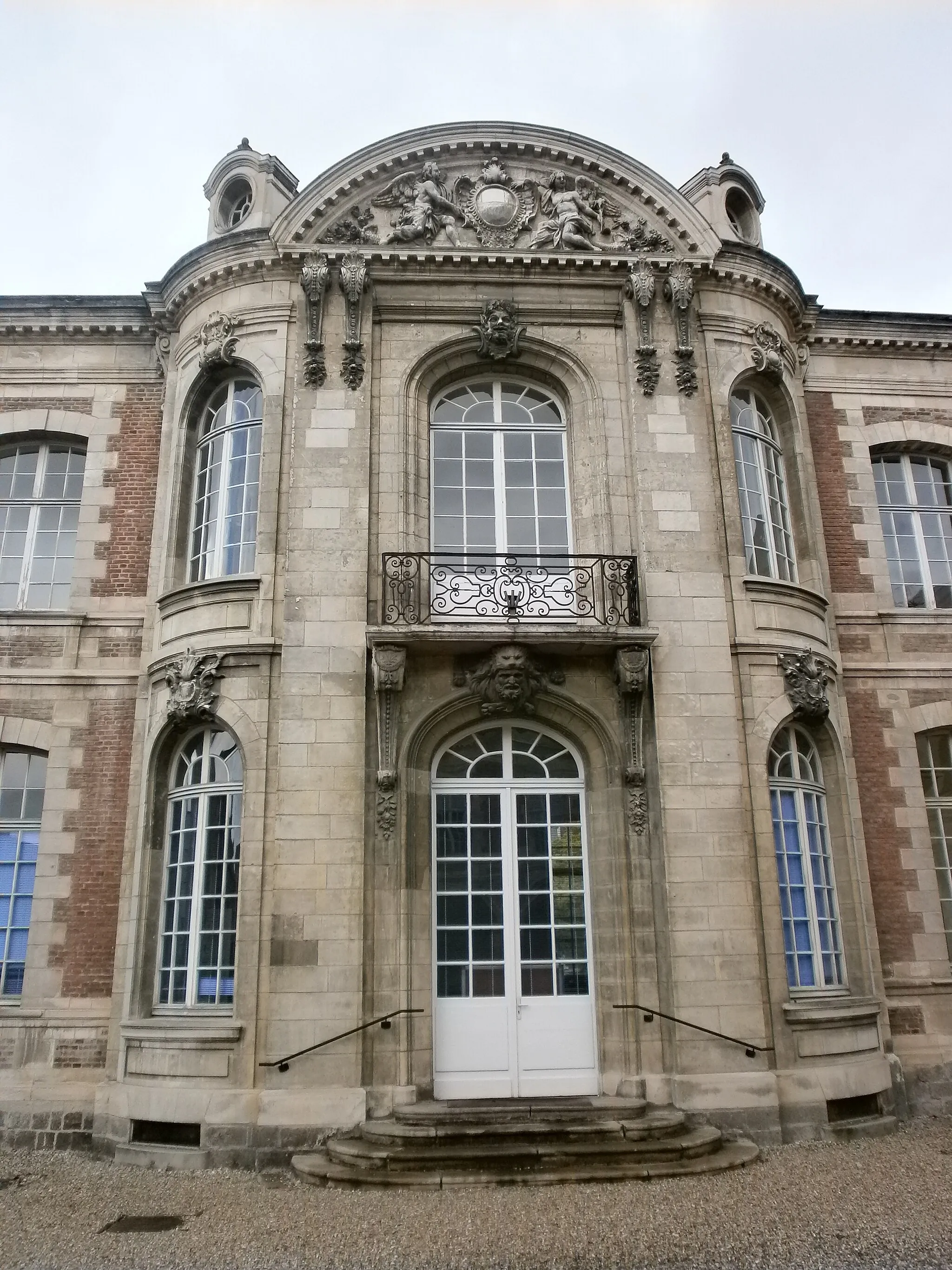 Photo showing: Amiens - Ancienne abbaye Saint-Jean-des-Prémontrés, aujourd'hui Cloitre Dewailly.