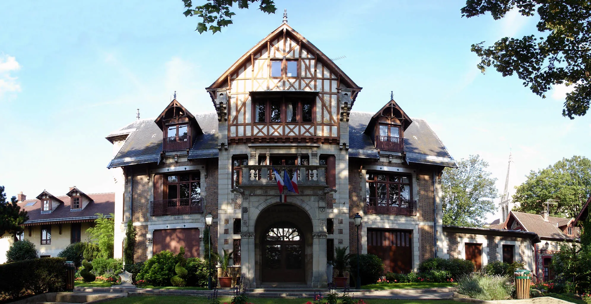 Photo showing: L'hôtel de ville de Sarcelles (Val-d'Oise), France