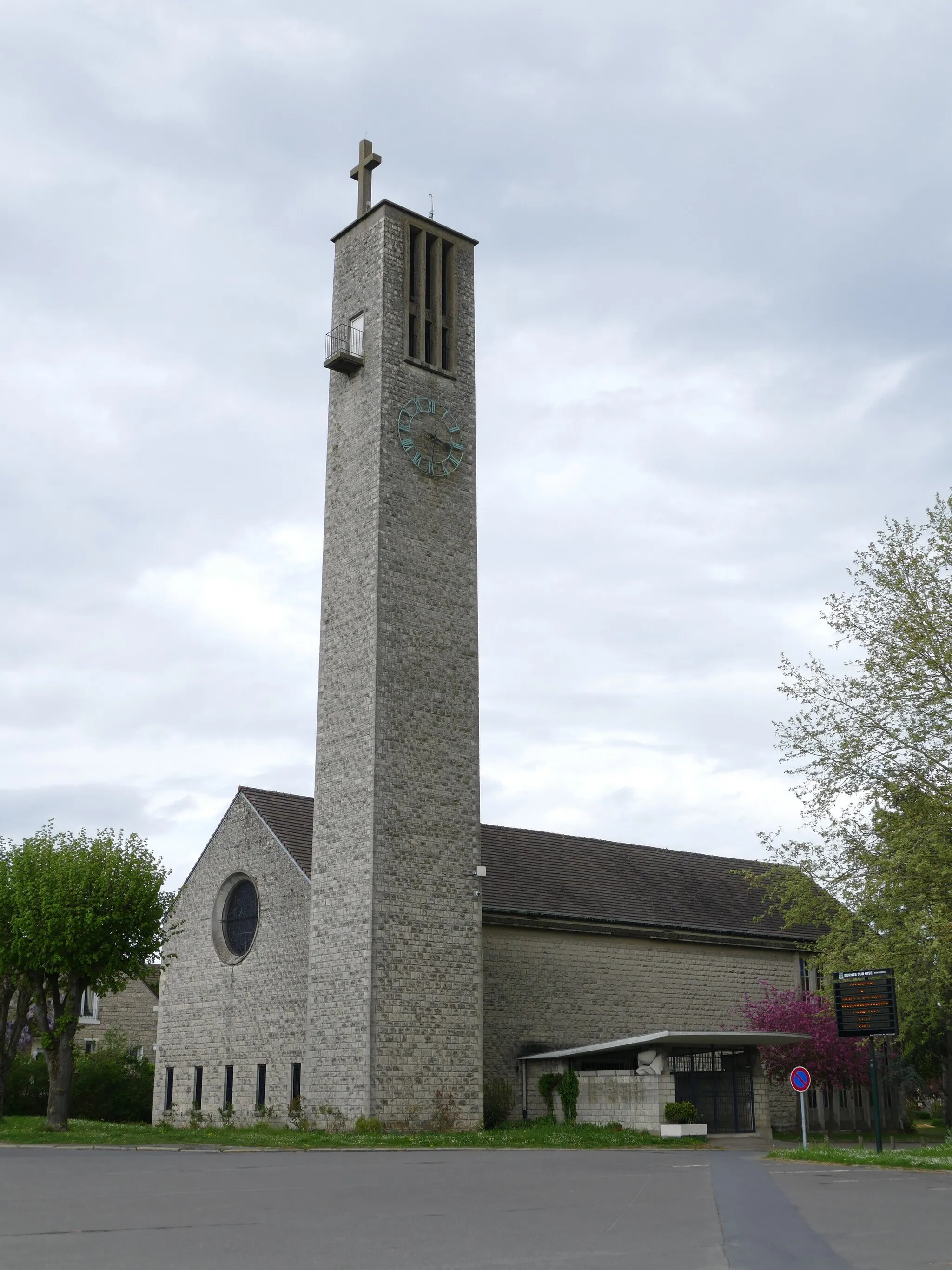 Photo showing: Saint-Denis' church in Bernes-sur-Oise (Val d'Oise, Île-de-France, France).