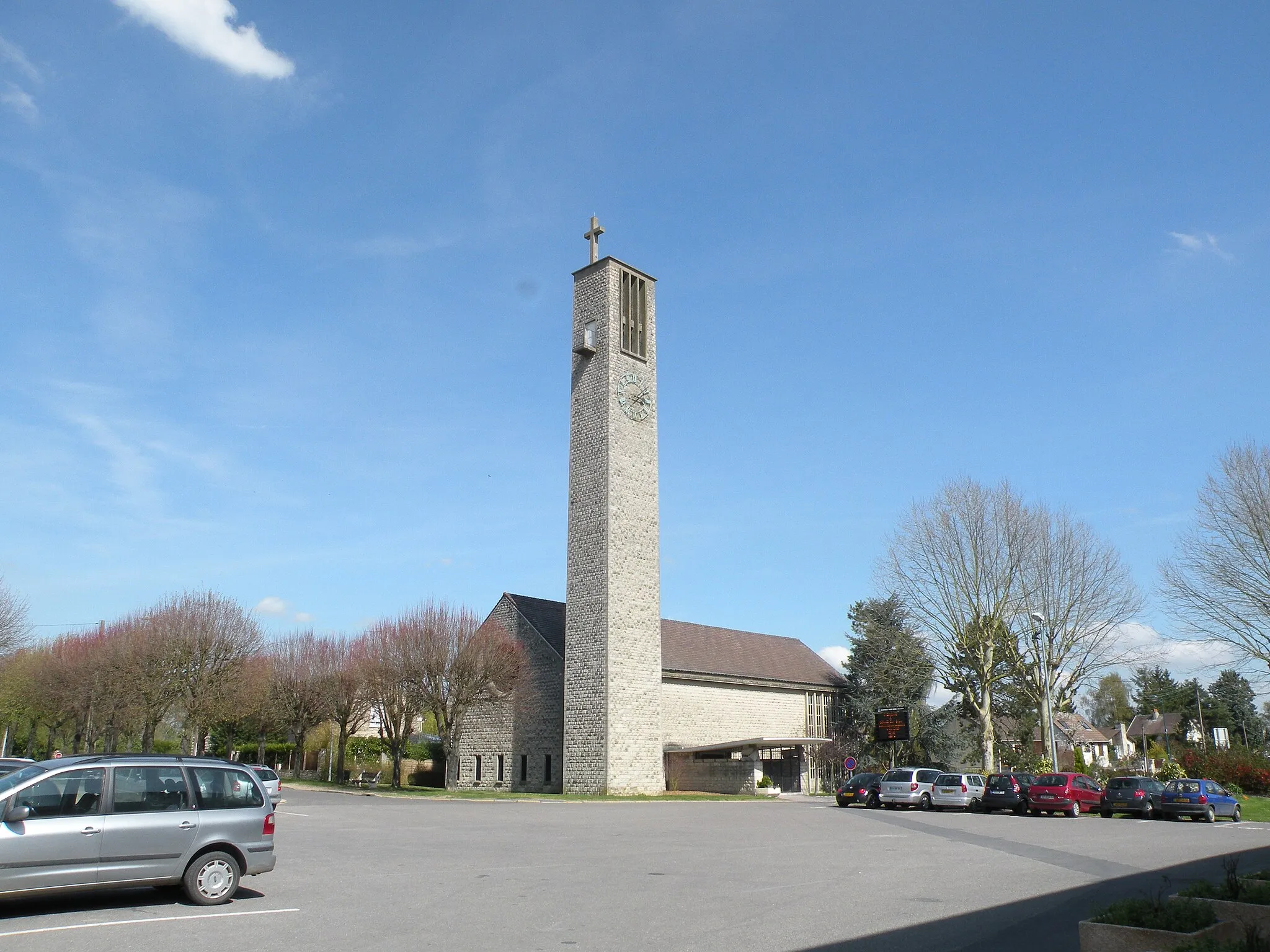 Photo showing: Église de Bernes-sur-Oise (Val-d'Oise, France)