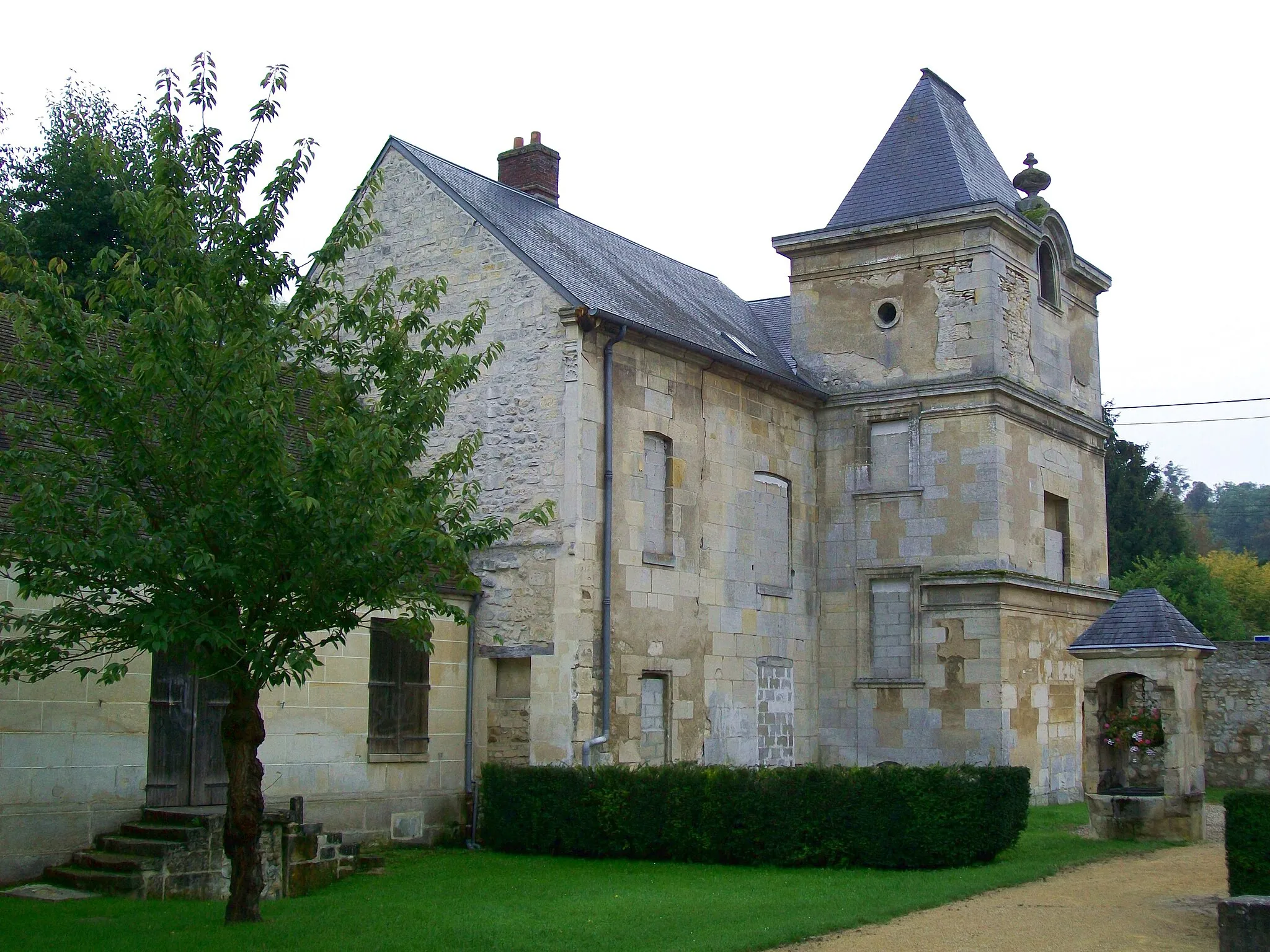 Photo showing: Manoir Salomon de Brosse à Verneuil-en-Halatte (60), ancienne propriété de l'architecte qui lui donna son nom, datation 16e s.