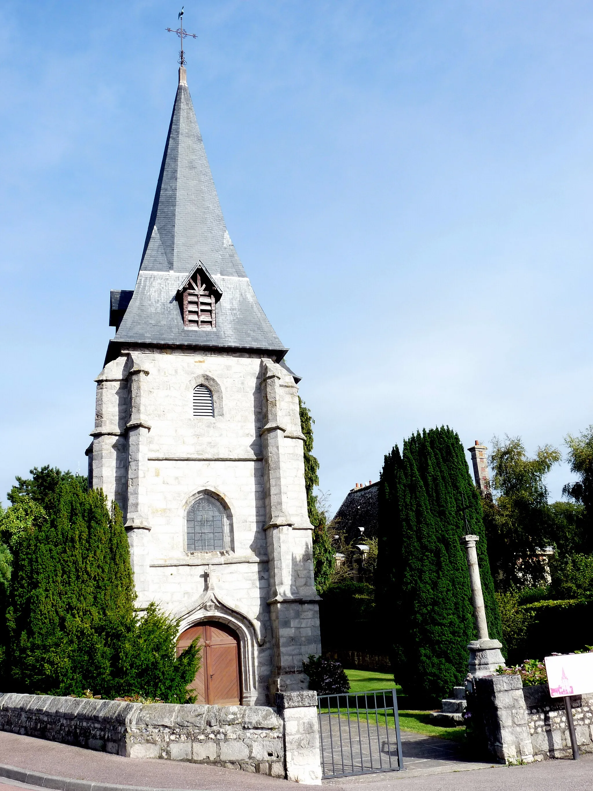 Photo showing: This building is indexed in the base Mérimée, a database of architectural heritage maintained by the French Ministry of Culture, under the reference PA00100692 .