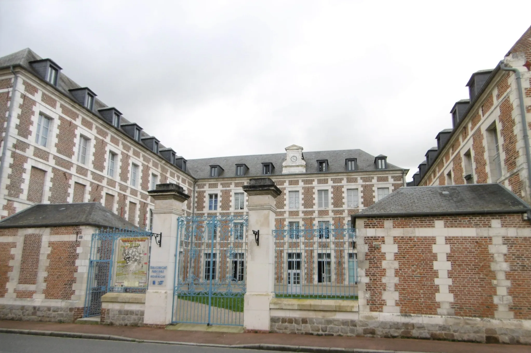 Photo showing: Bibliothèque municipale de Doullens 1