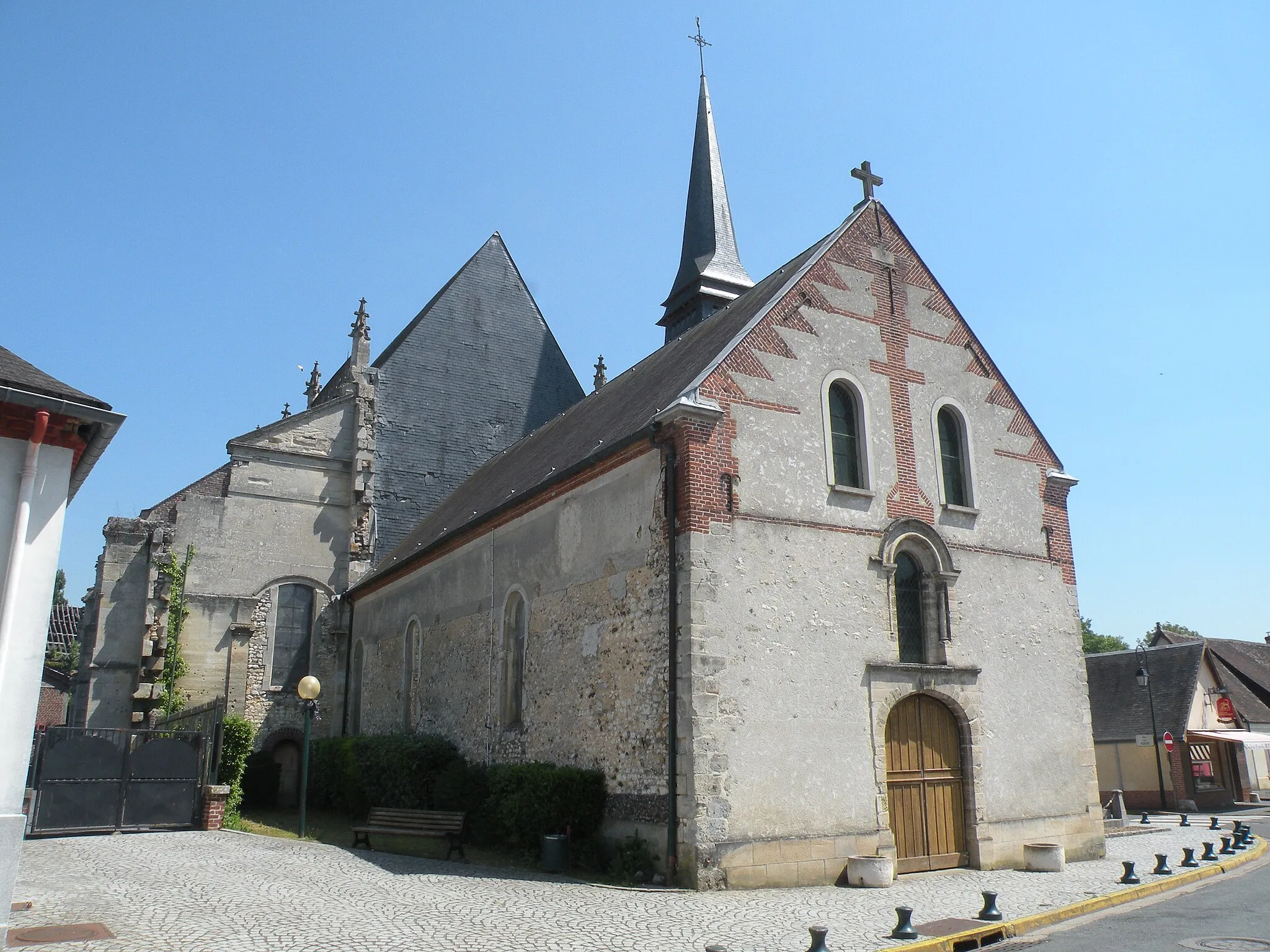 Photo showing: Église Saint-Denis de Sérifontaine