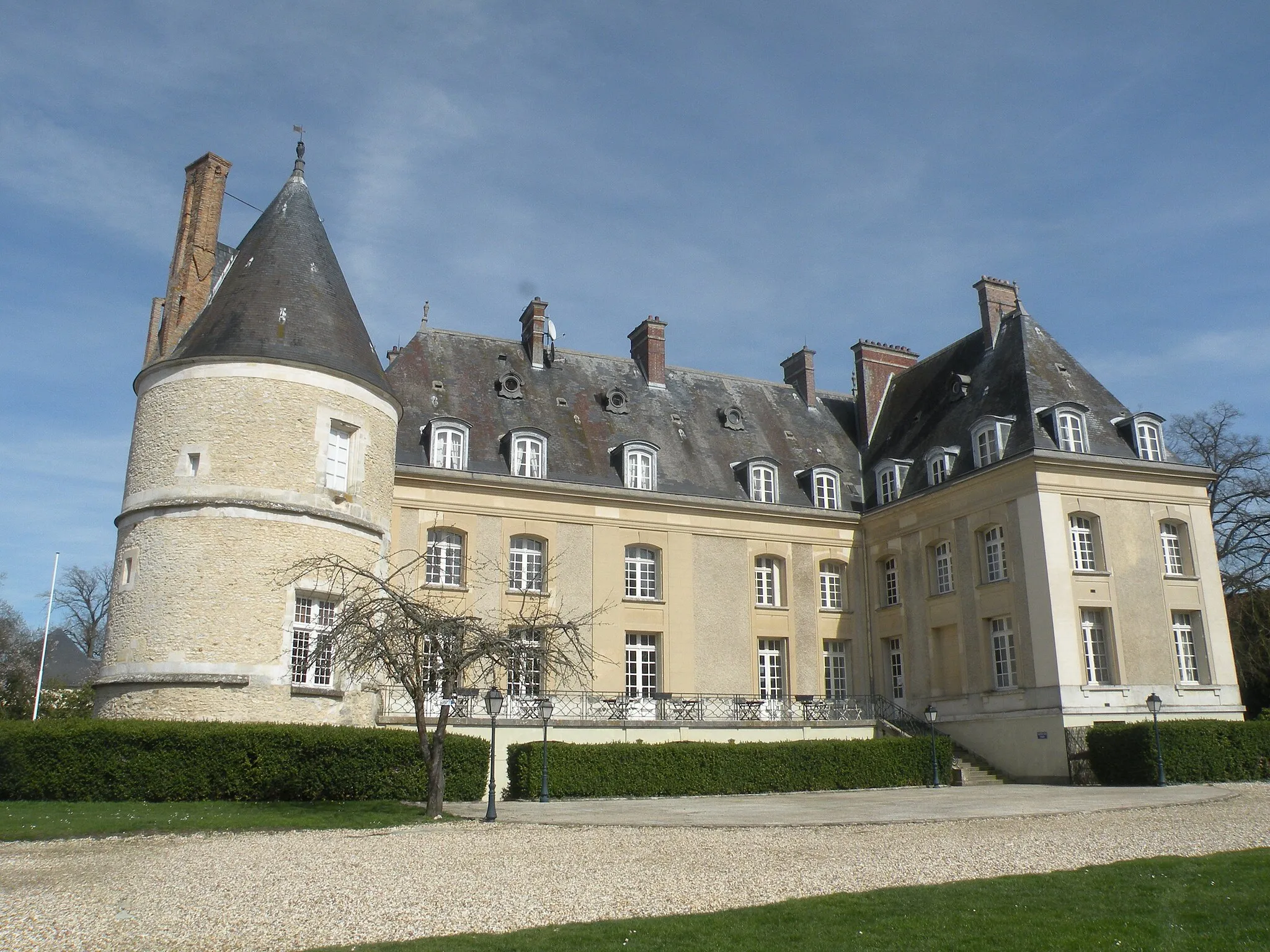 Photo showing: Château de Bertichères