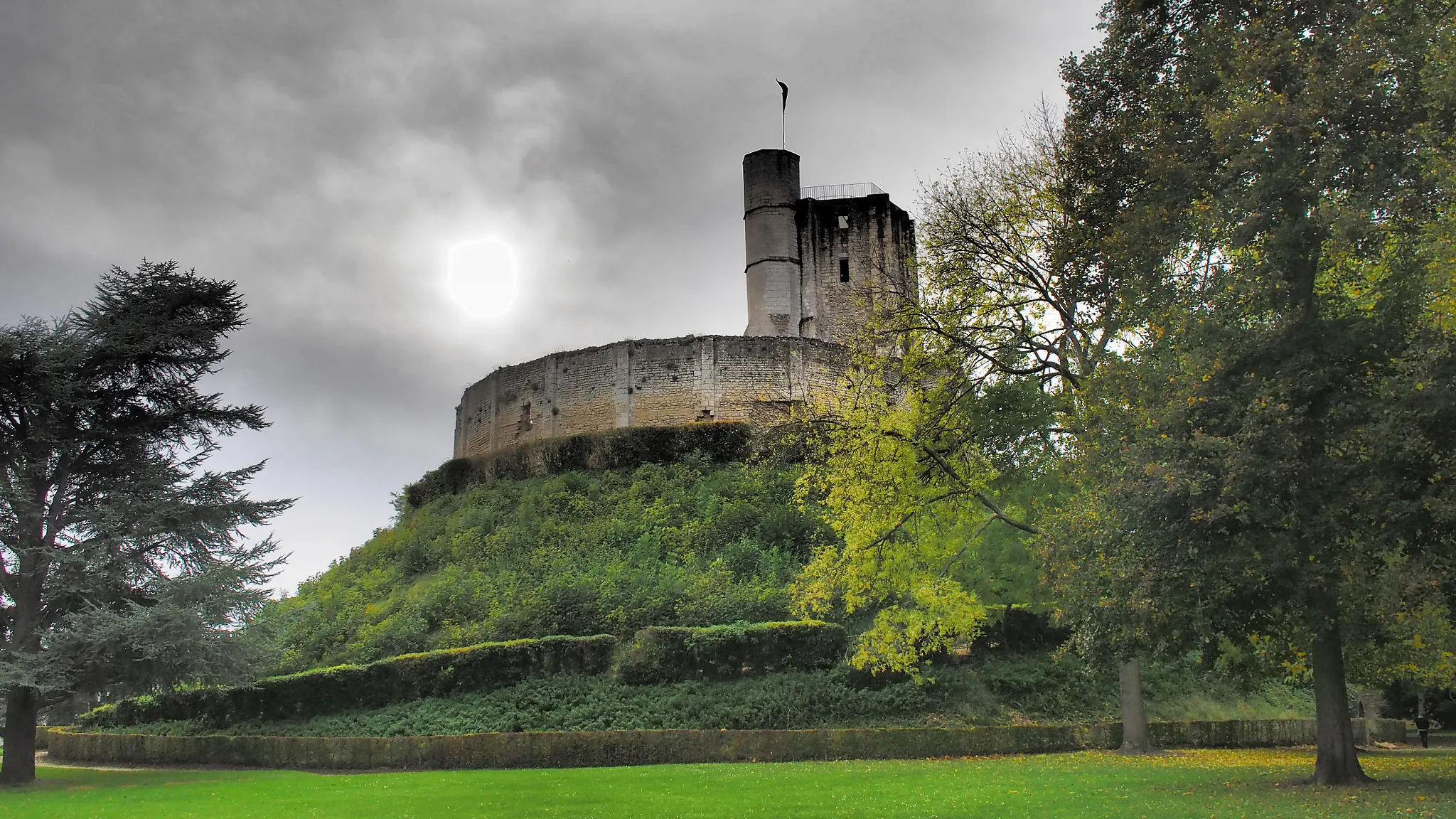 Photo showing: 500px provided description: GISORS FORTIFIED CASTLE IN AUTUMN [#castle ,#gothic ,#olympus ,#medieval ,#keep ,#templier ,#donjon ,#forteresse ,#gisors]