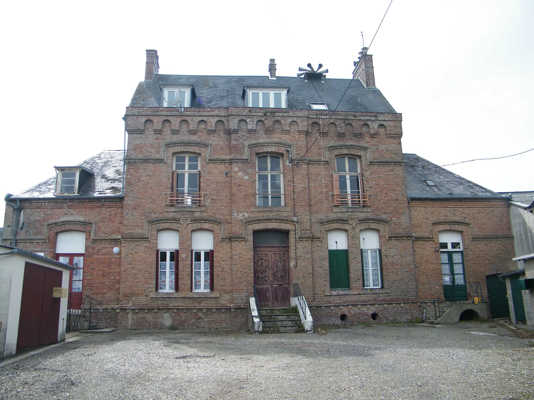Photo showing: Friville-Escarbotin Somme Fr, ancienne école de Friville