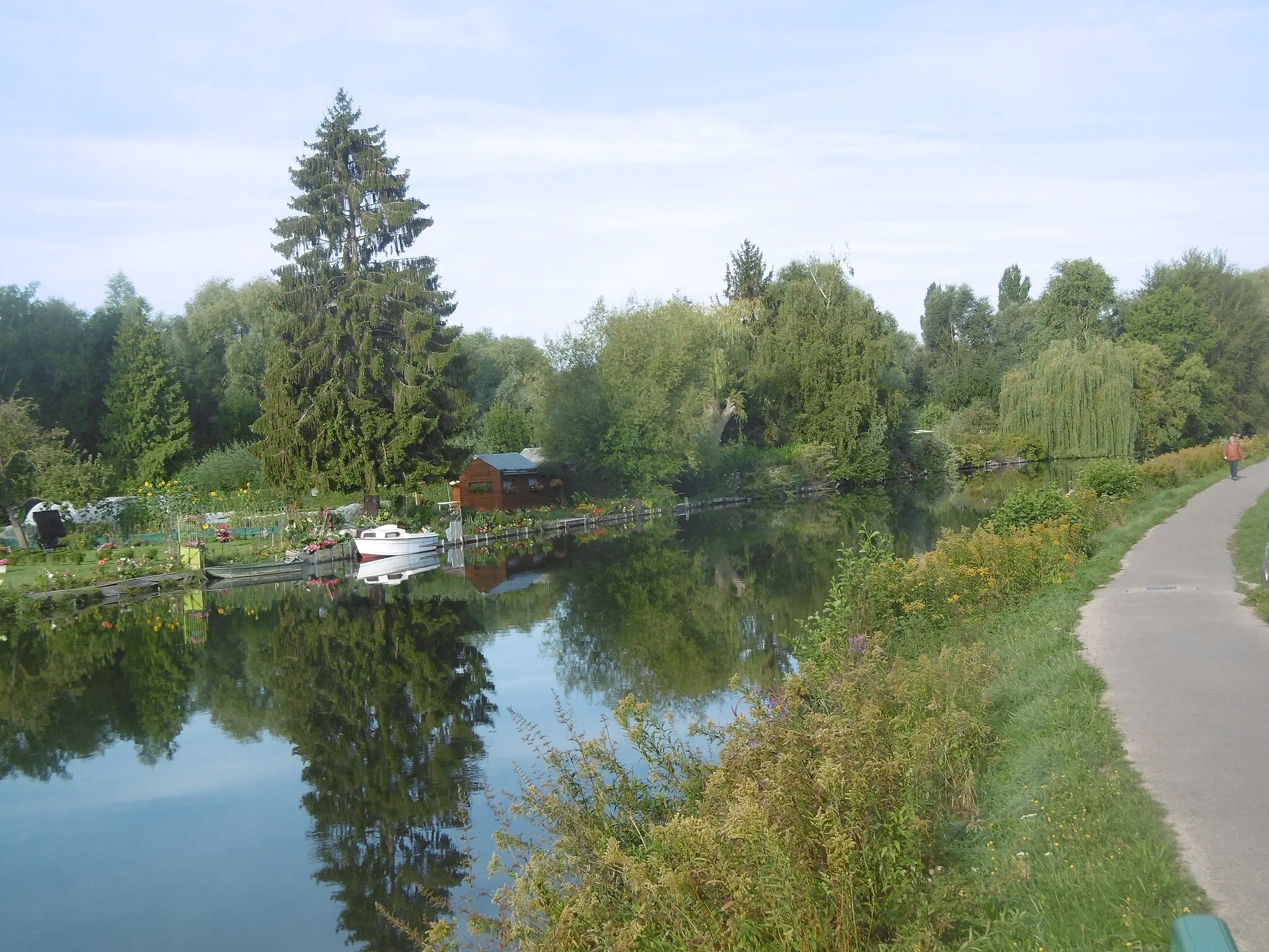 Photo showing: canal  de la Somme 3,5  km en amont d'Amiens (commune de Rivery) Véloroute de la Somme