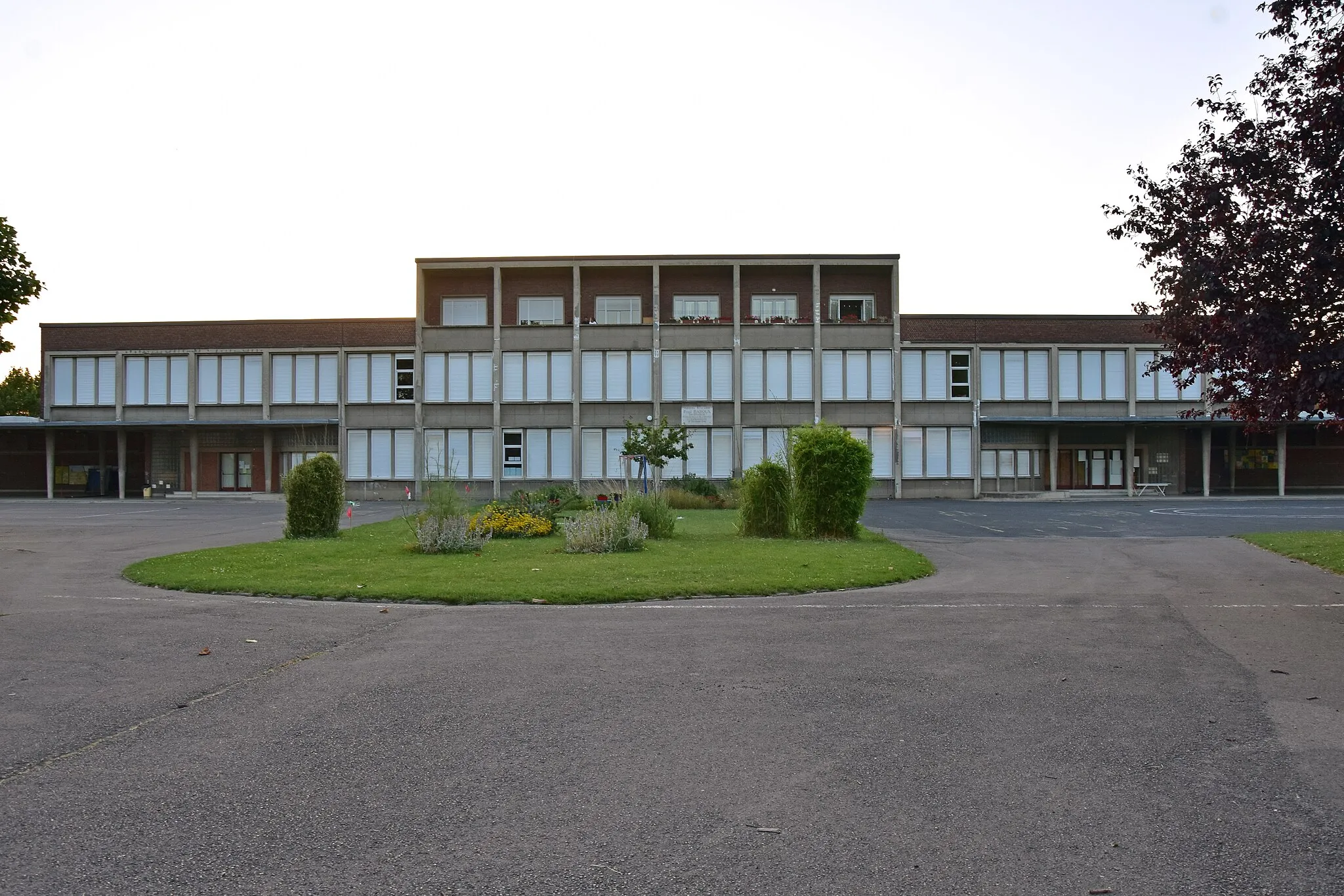 Photo showing: Ecole Paul Baroux à Longueau (Somme, France).
