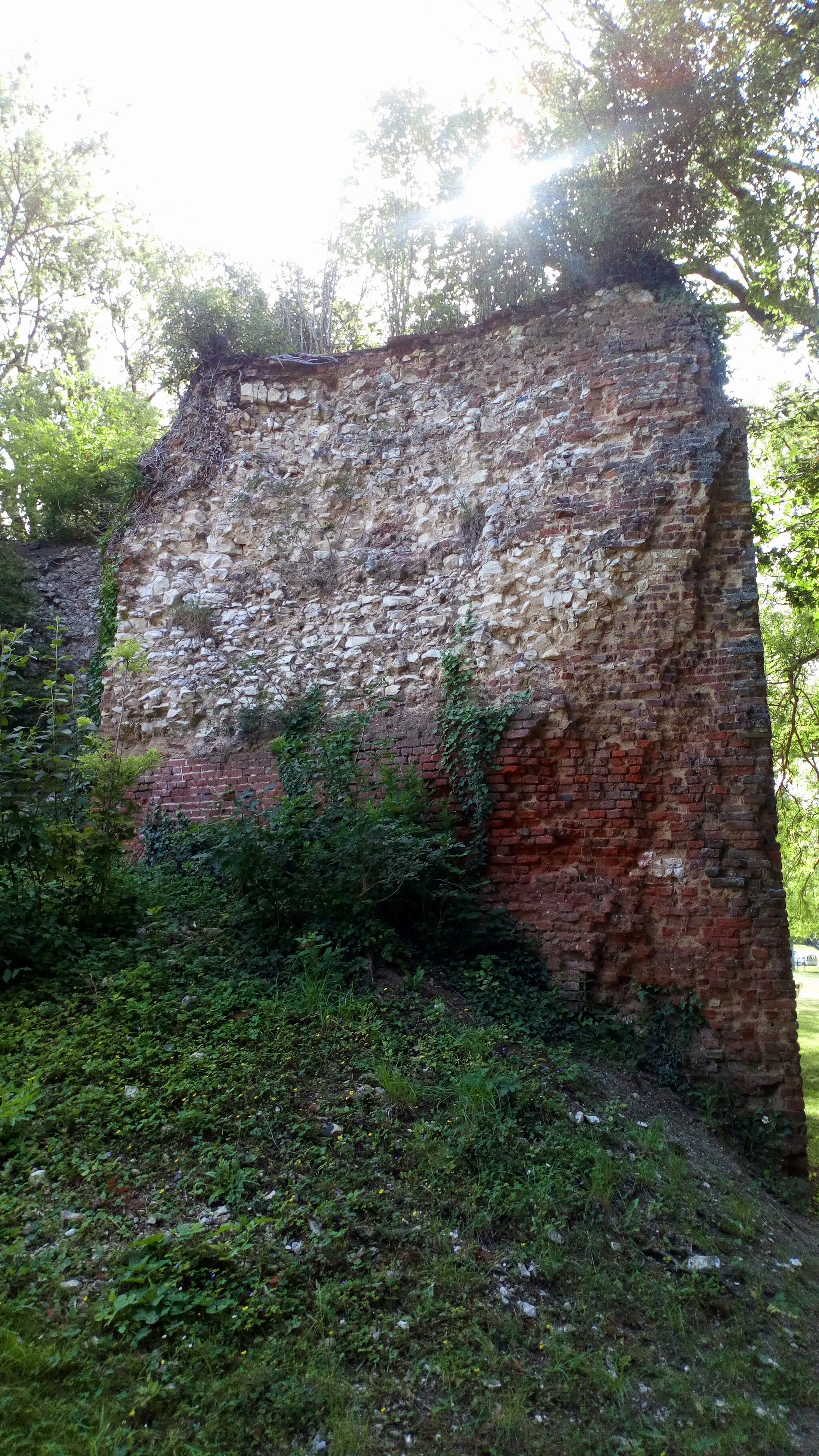 Photo showing: Château de Moreuil 26