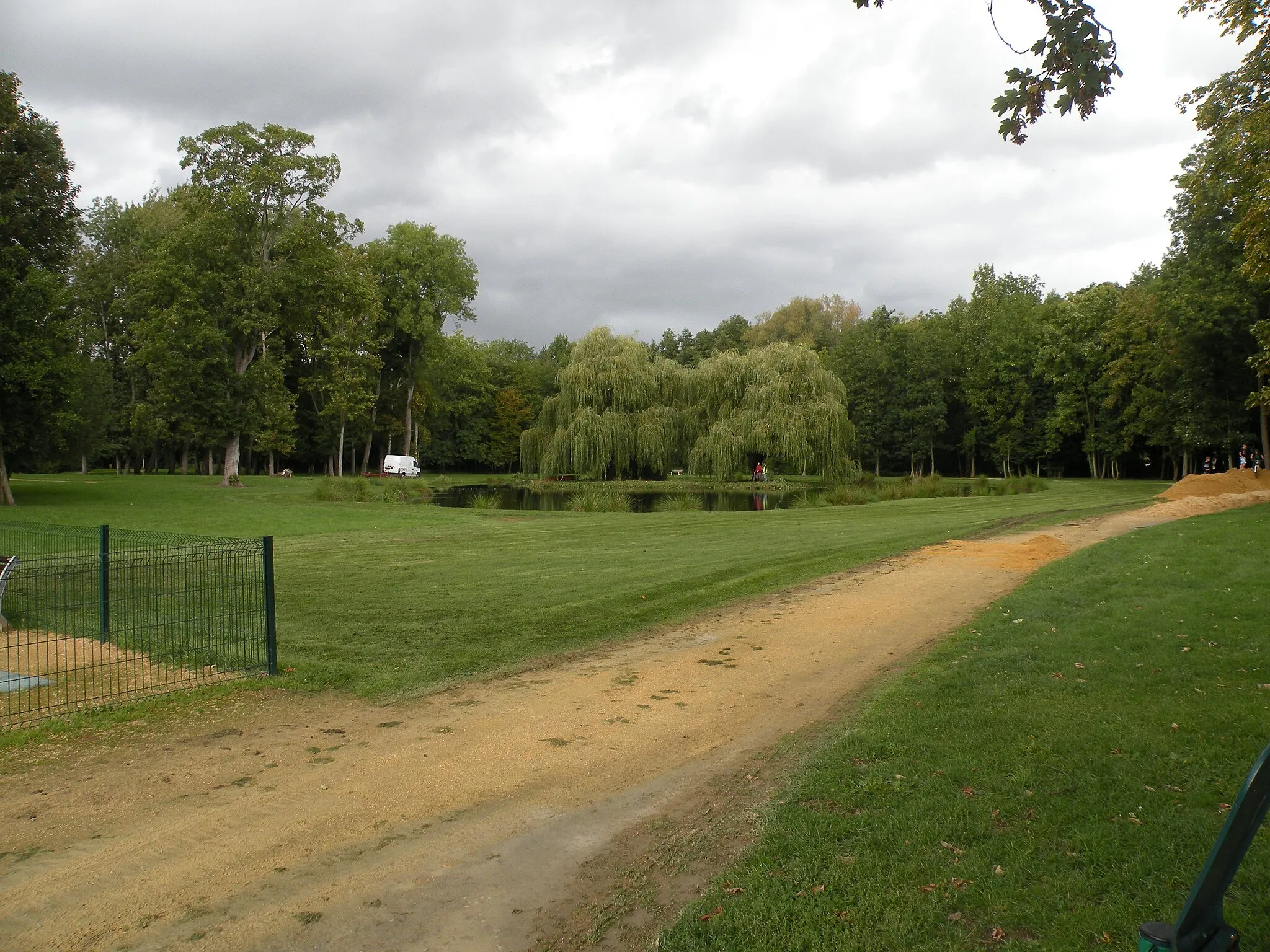 Photo showing: parc de mouy