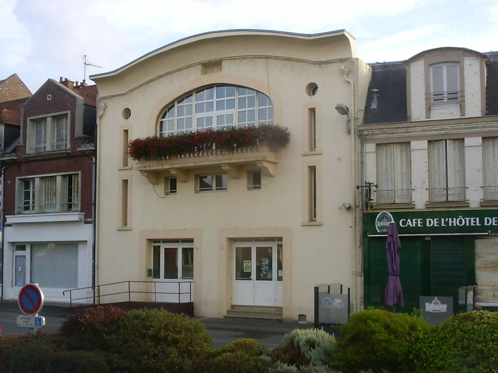 Photo showing: Nesle, huis op het stadhuisplein