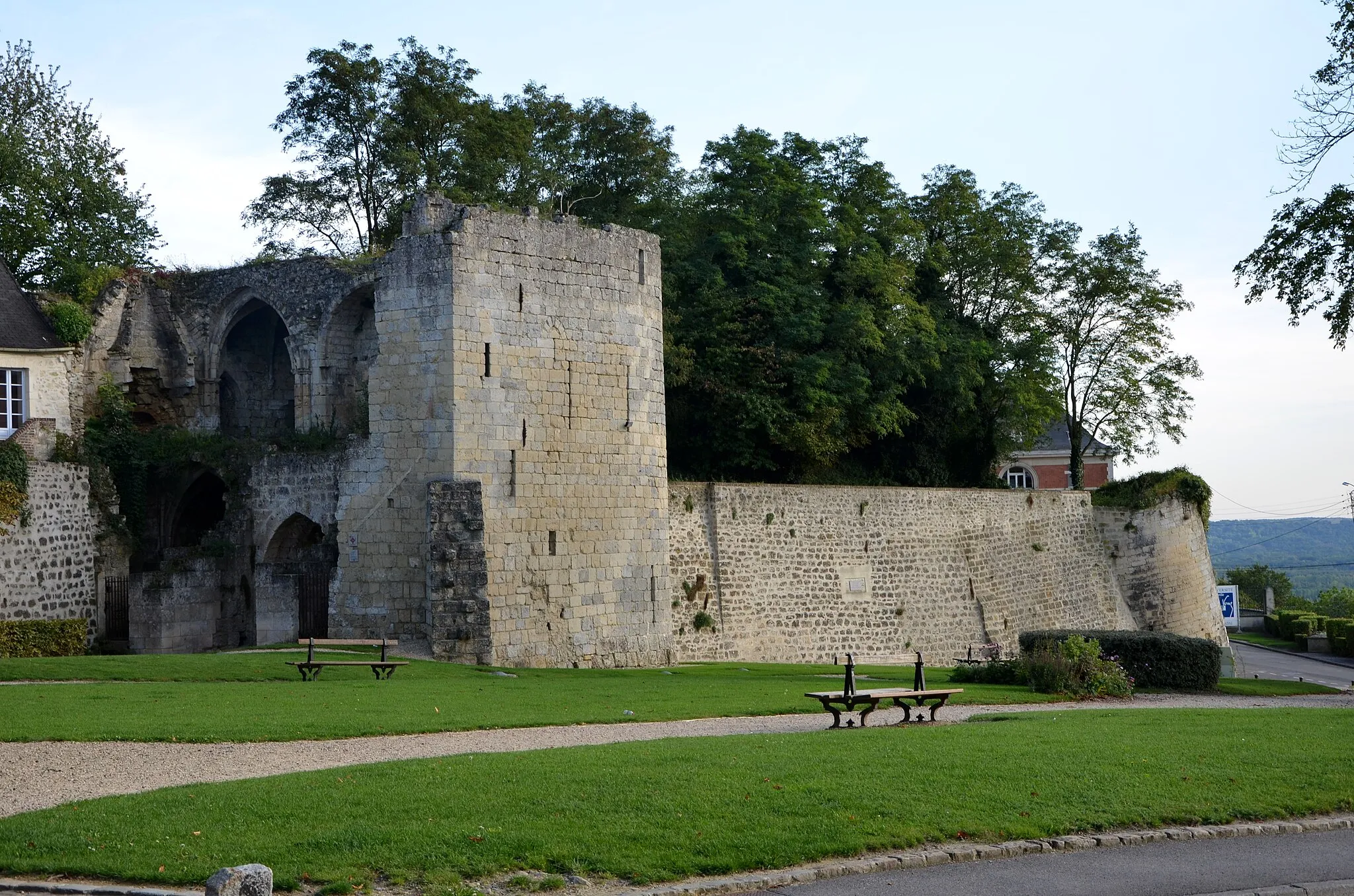 Photo showing: This building is classé au titre des monuments historiques de la France. It is indexed in the base Mérimée, a database of architectural heritage maintained by the French Ministry of Culture, under the reference PA00115769 .