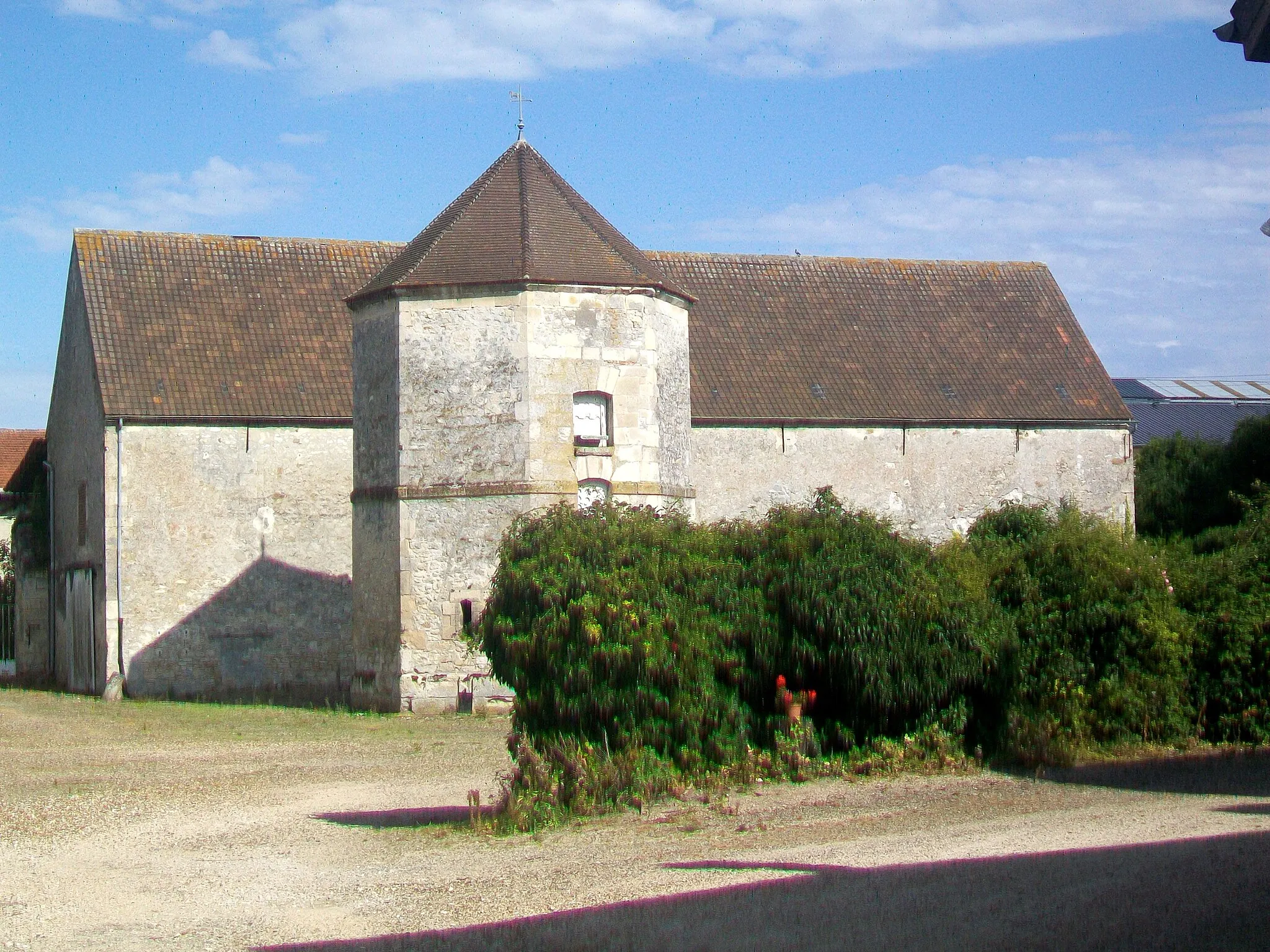 Photo showing: Le colombier de la ferme de la citerne, rue Saint-Pierre.