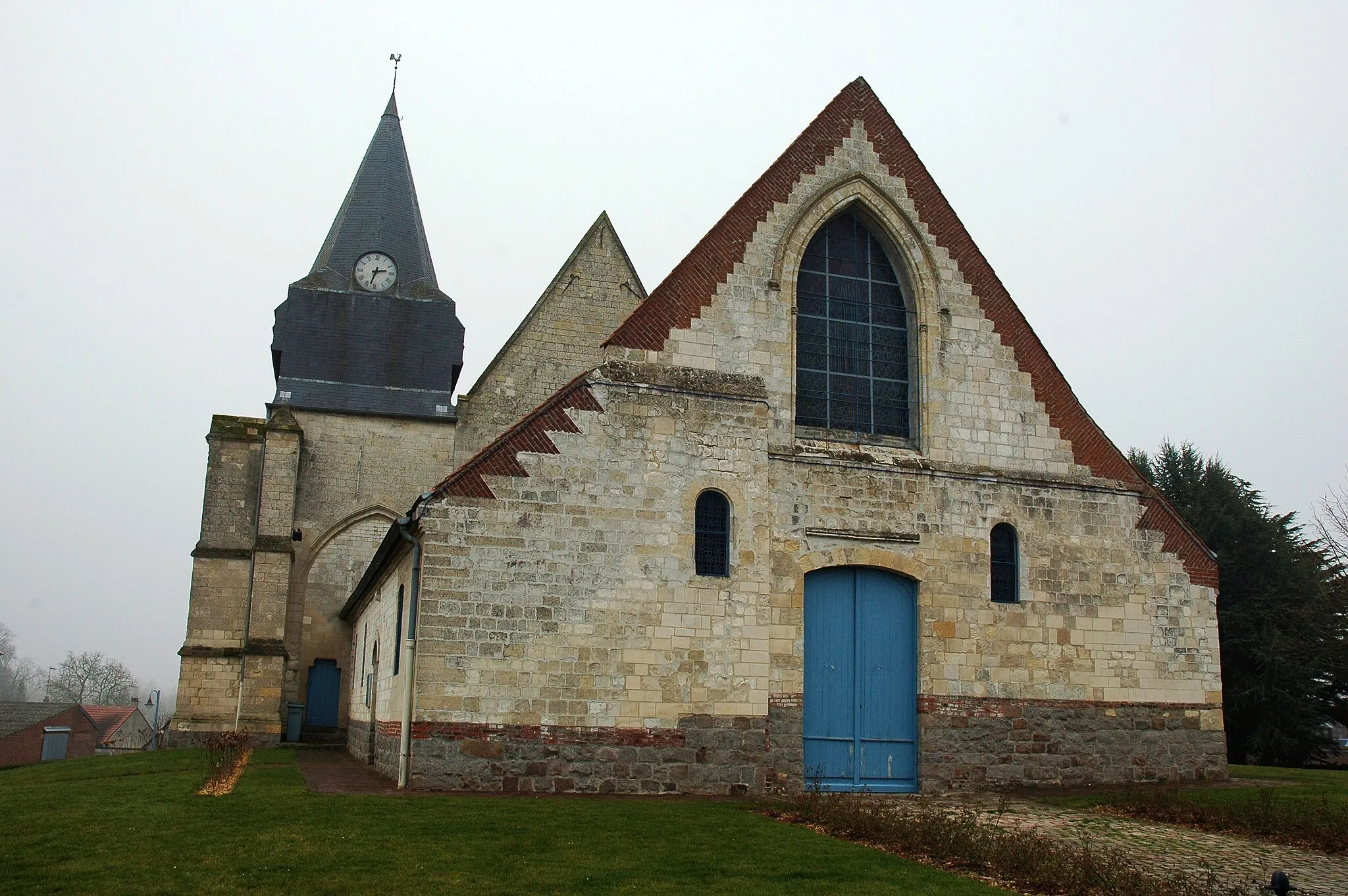 Photo showing: Querrieu (Somme, France).

L'église Saint-Gervais et Saint-Protais.