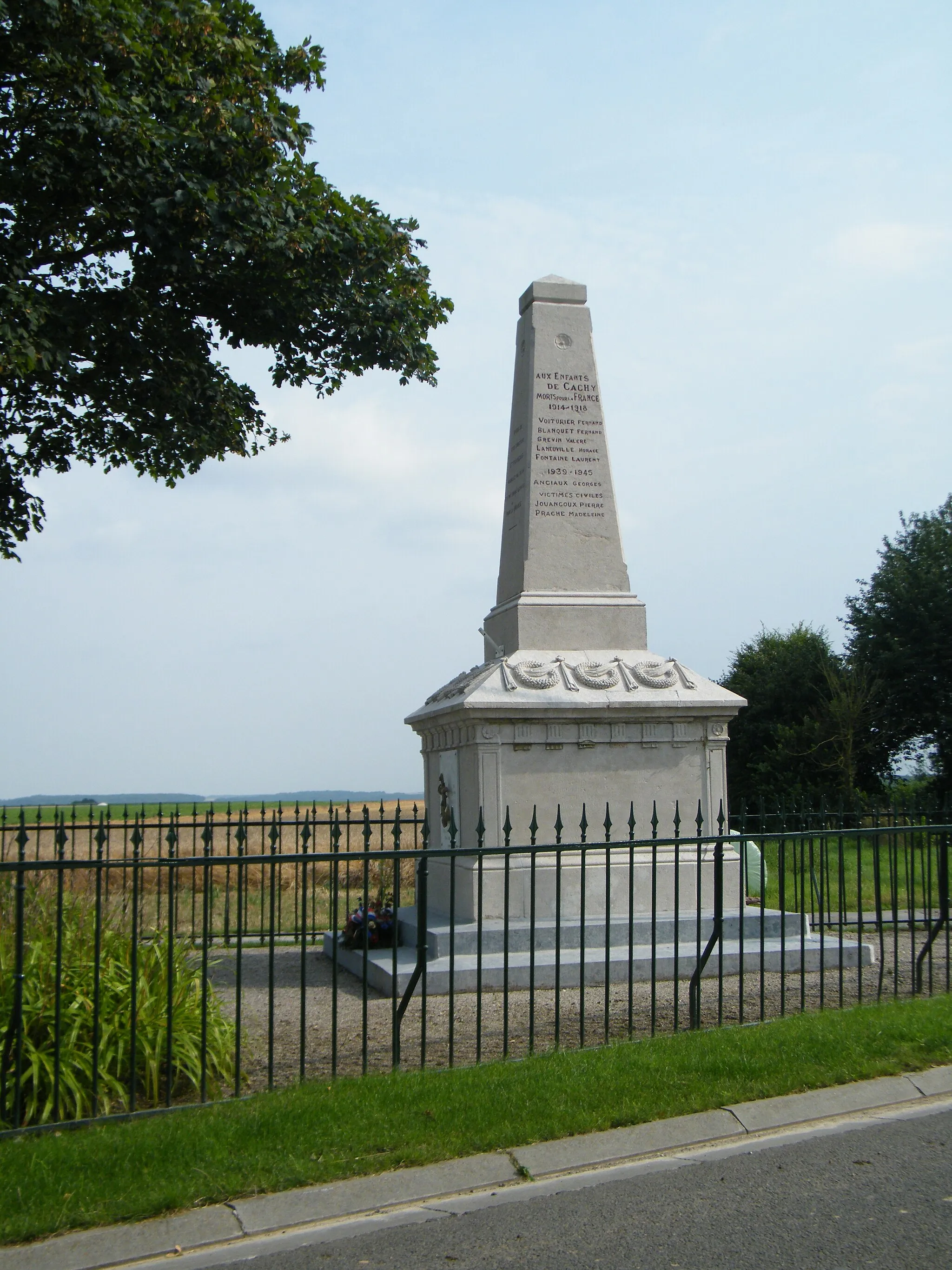 Photo showing: Monument aux morts.