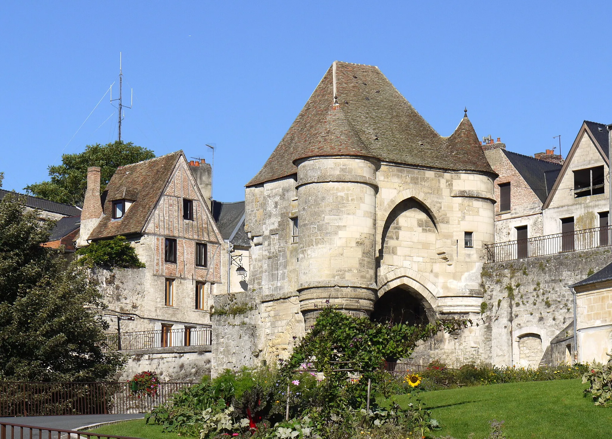 Photo showing: Ardon's gate , Laon, Aisne, France