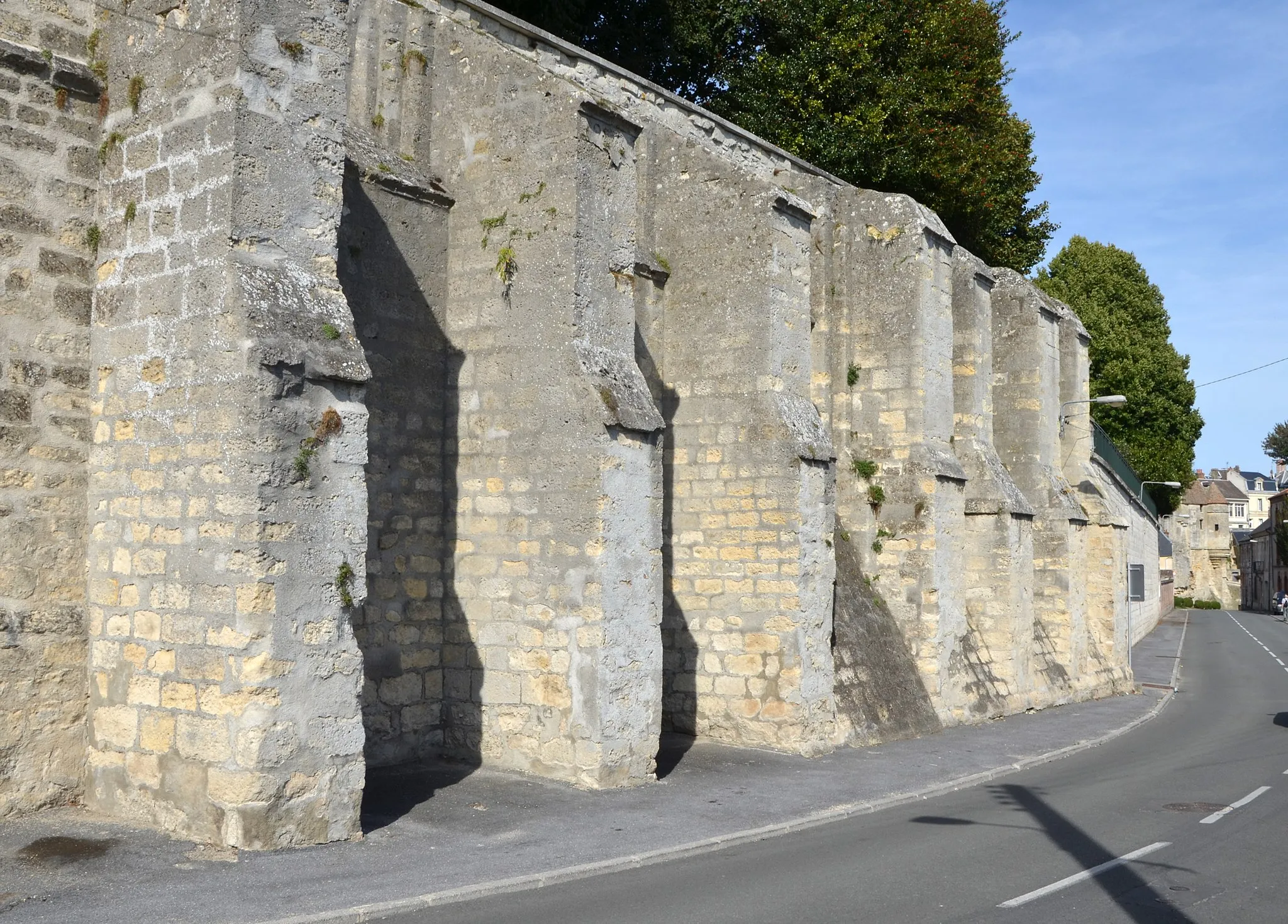 Photo showing: This building is inscrit au titre des monuments historiques de la France. It is indexed in the base Mérimée, a database of architectural heritage maintained by the French Ministry of Culture, under the reference PA00115716 .