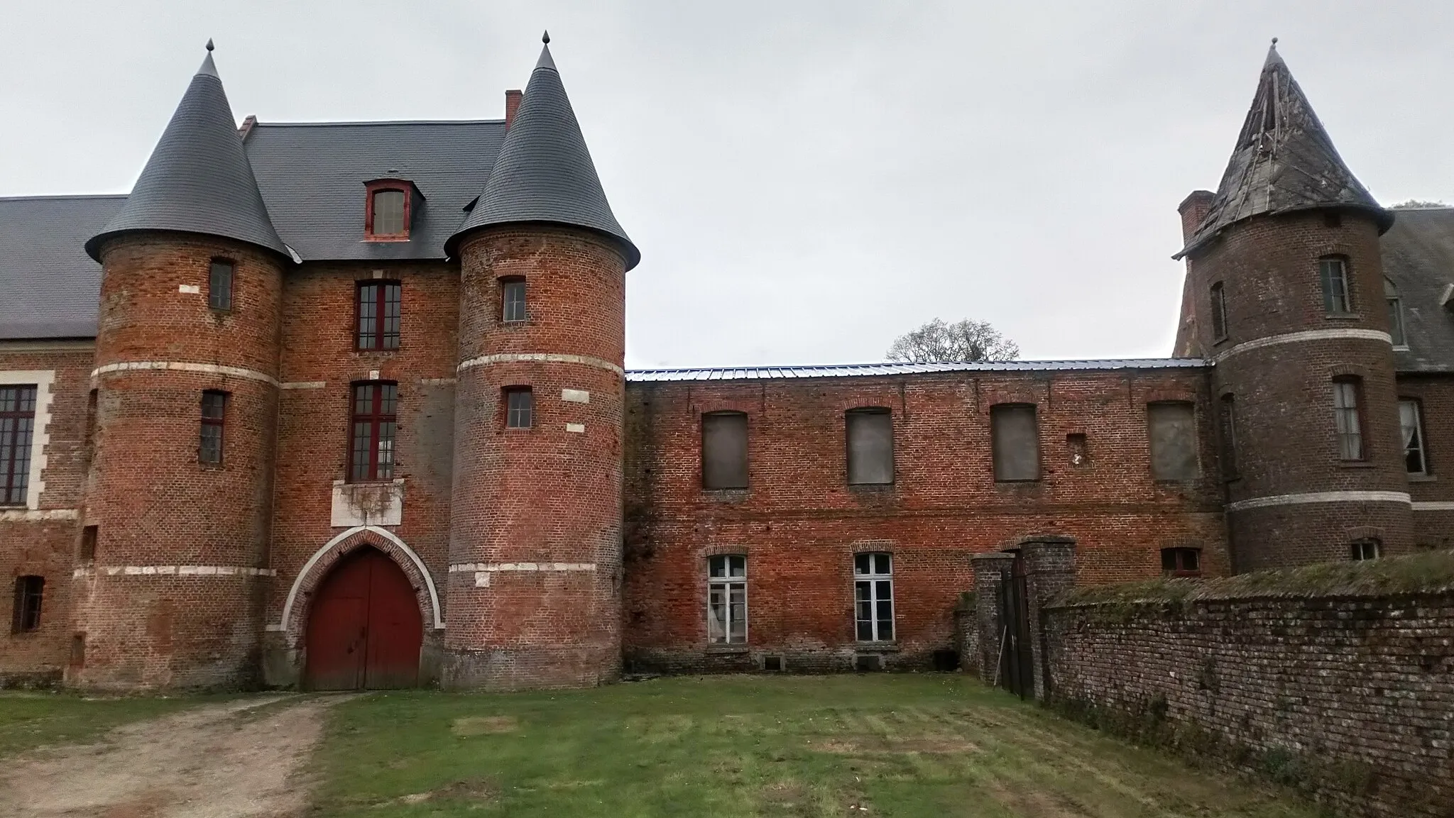 Photo showing: Château de Beaucamps-le-Jeune (mai 2021)