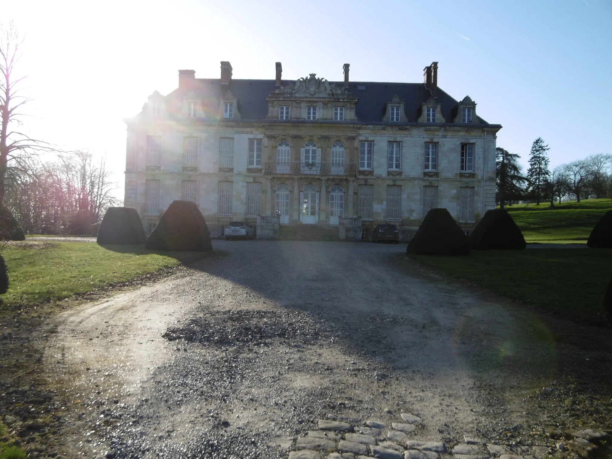 Photo showing: Château de Davenescourt 3