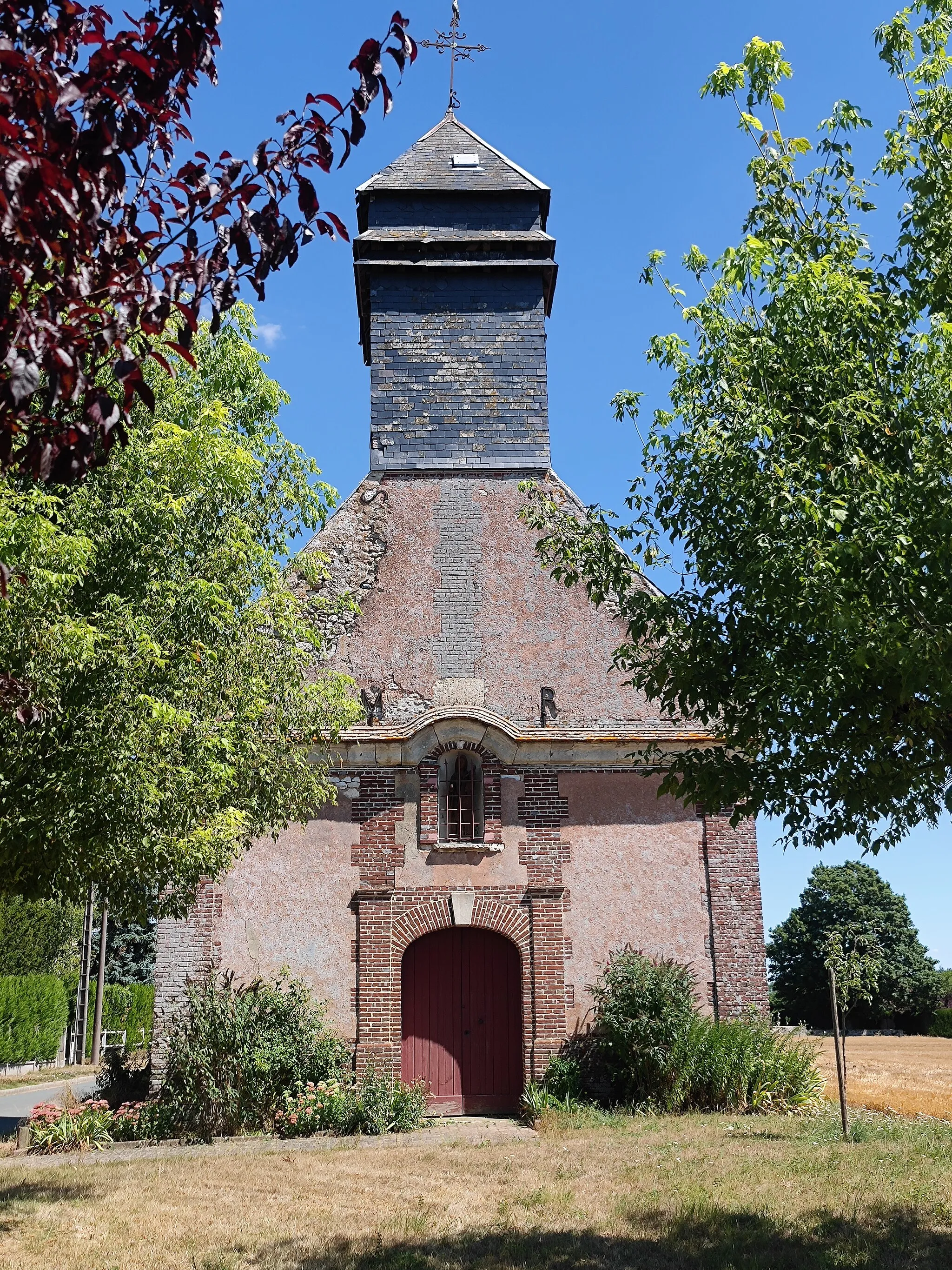 Photo showing: Troissereux : Houssoy-le-Farcy, chapelle Notre-Dame (façade)