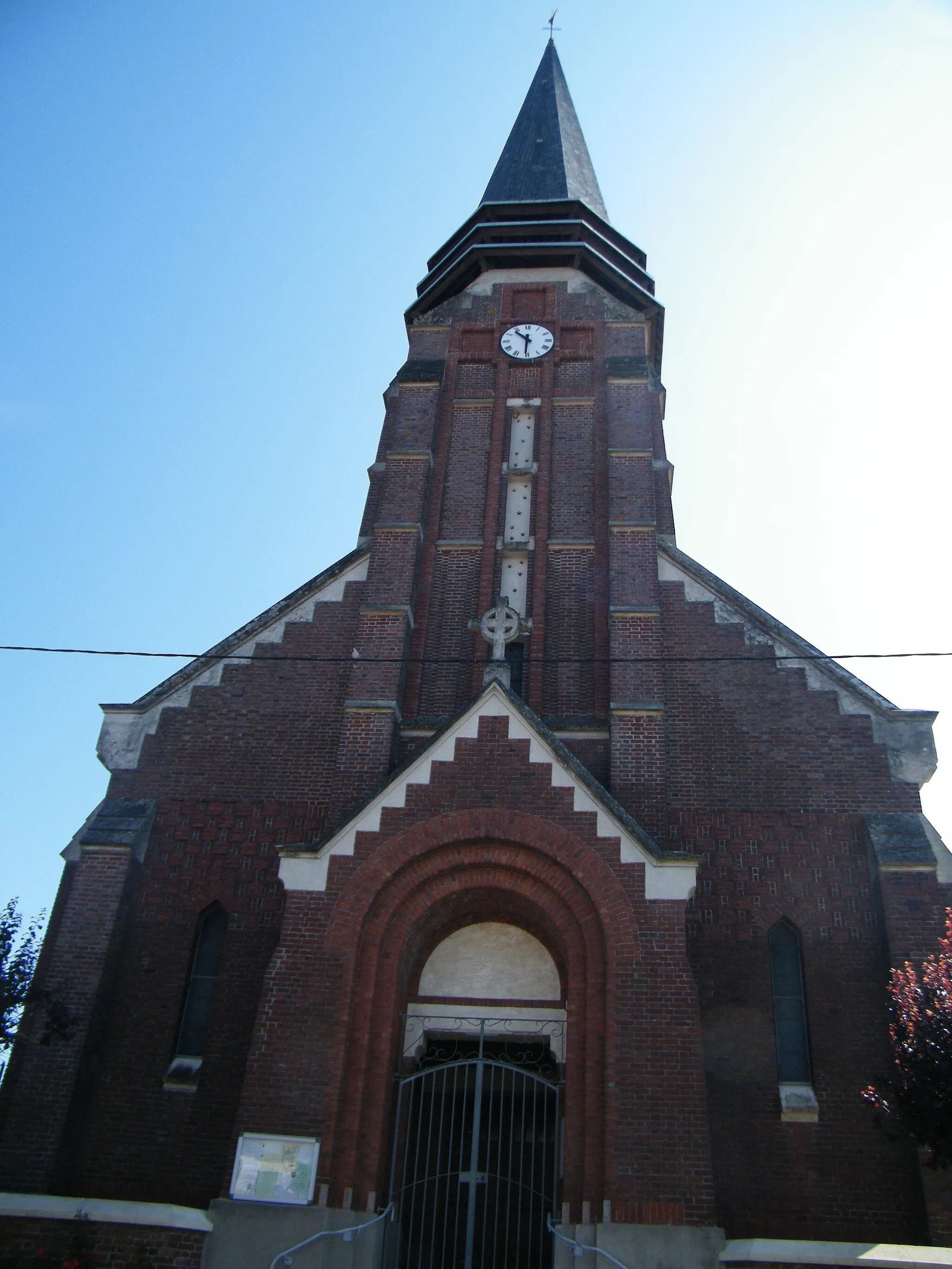 Photo showing: Clocher de l'église Saint-Léger.