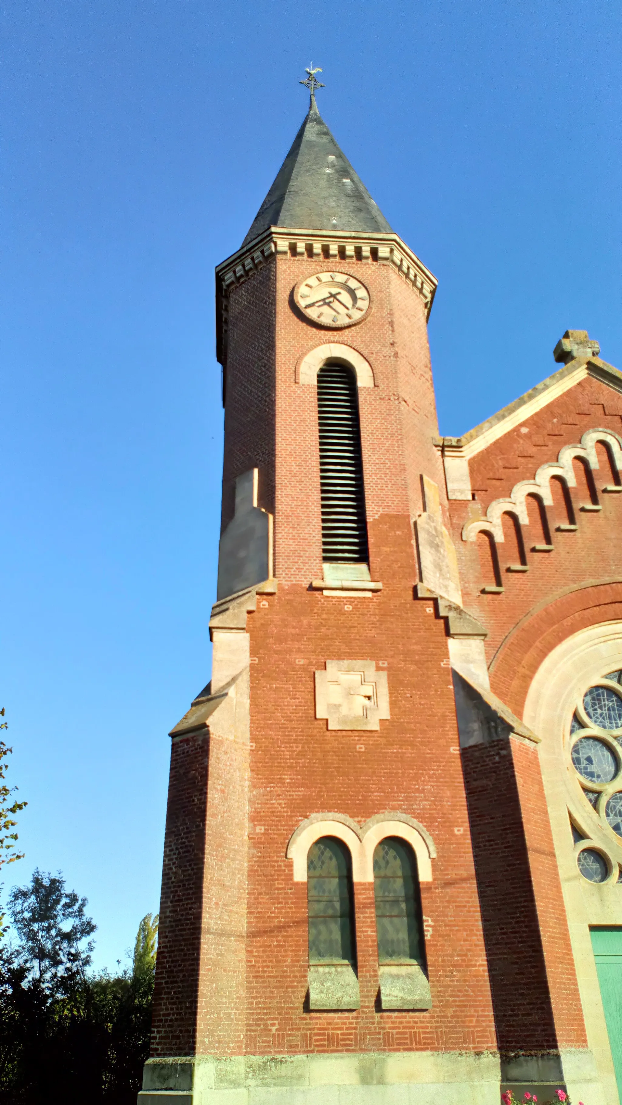 Photo showing: Église Saint-Médard de Lihons 16