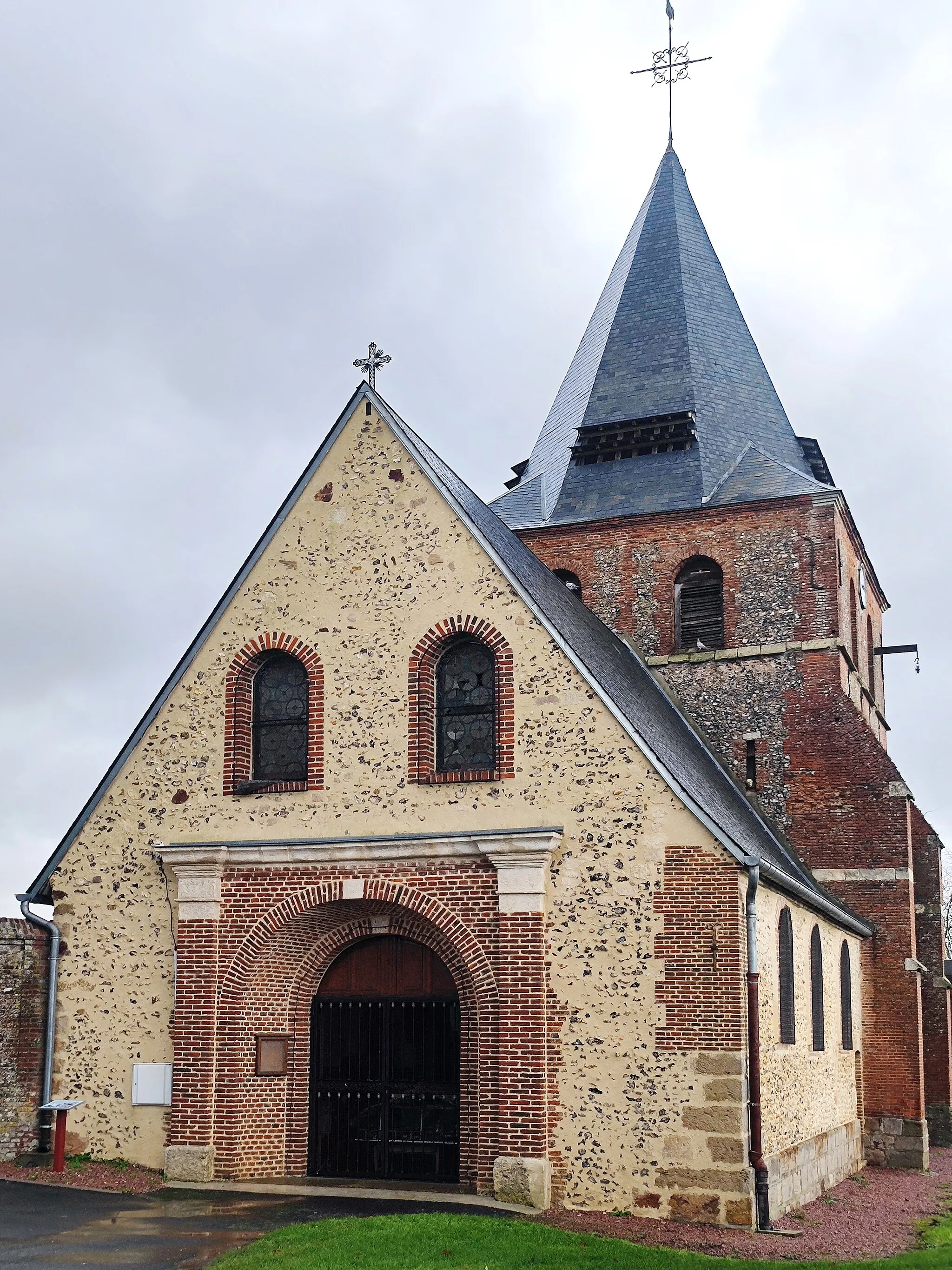 Photo showing: Fontaine-Lavagane - Façade de l'église