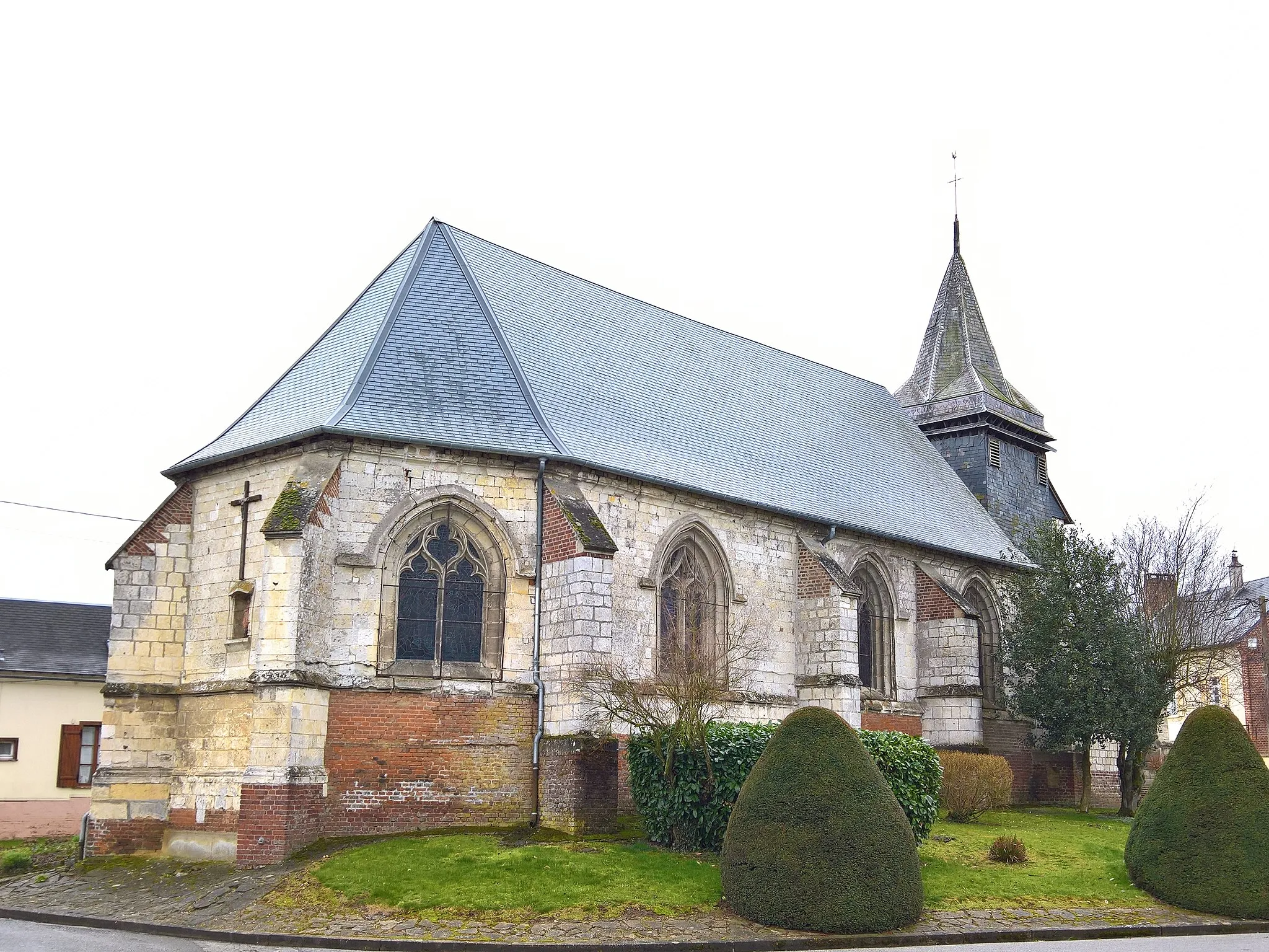 Photo showing: Croixrault : Chevet de l'église Saint-Jean-Baptiste