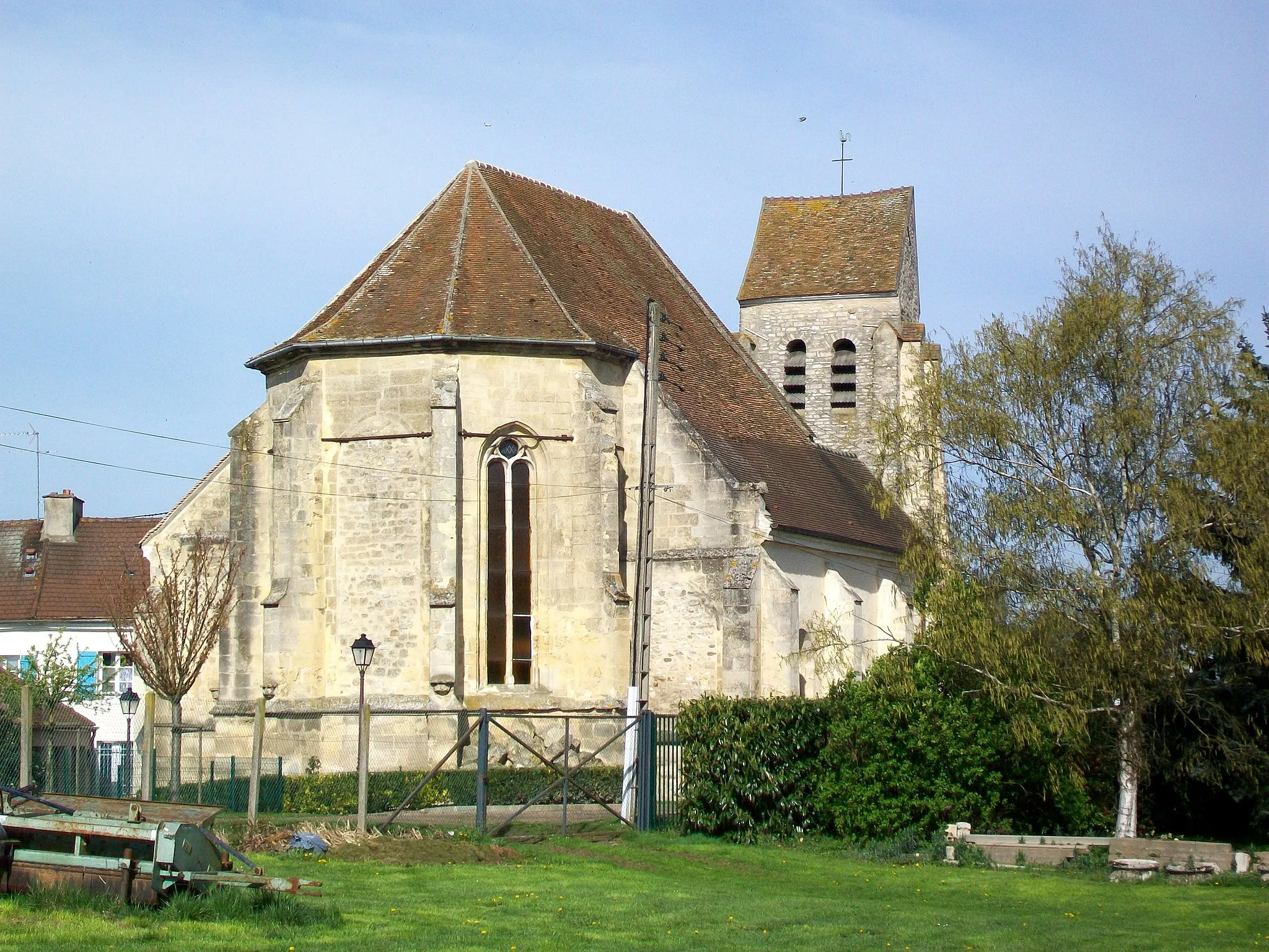 Photo showing: Chœur de l'église Saint-Léger de Jagny-sous-Bois. Il a été ajouté au début du XVIe siècle dans le style de la première Renaissance.